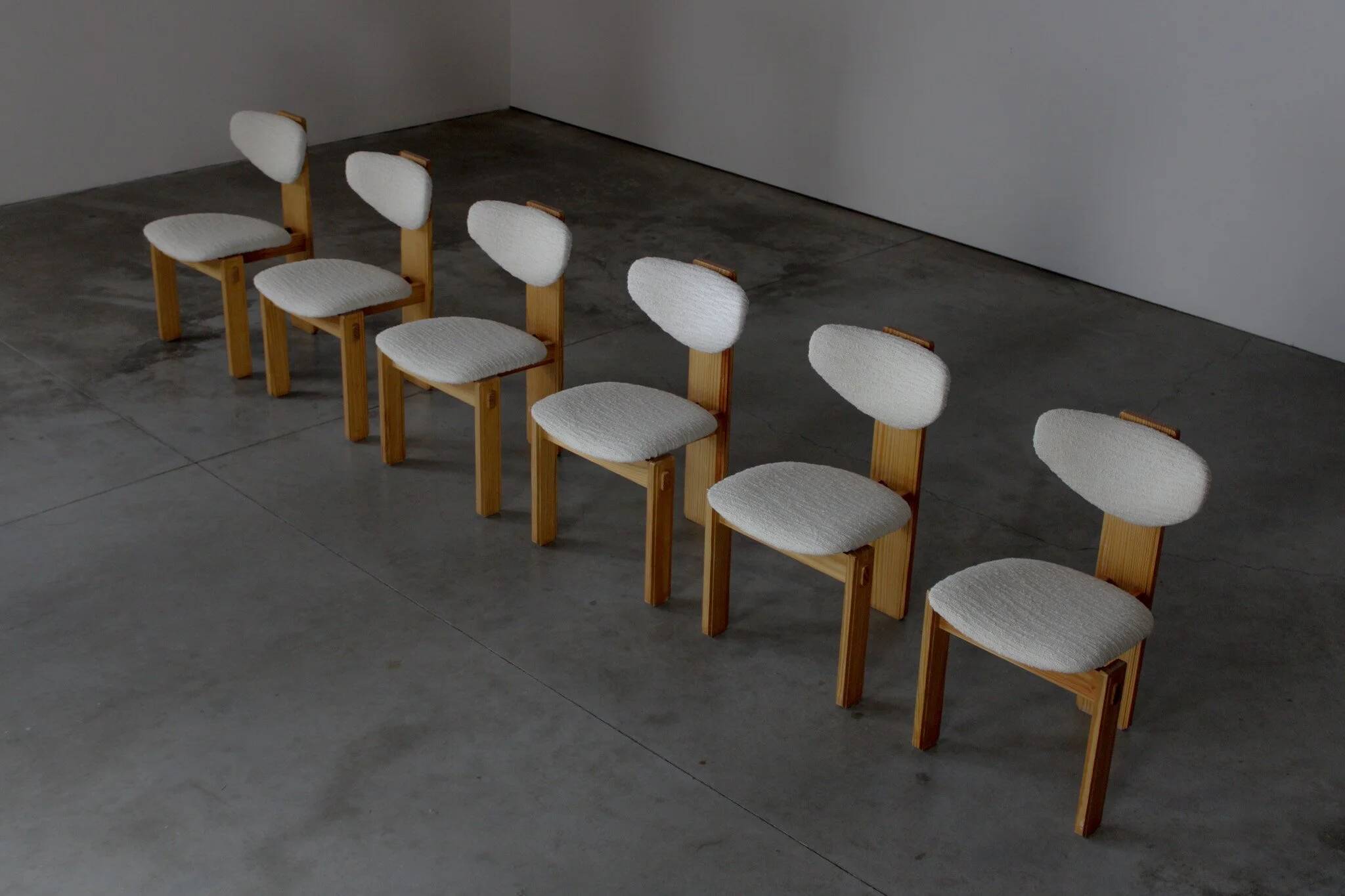 Pine tripod dining chairs - Europe 1970s