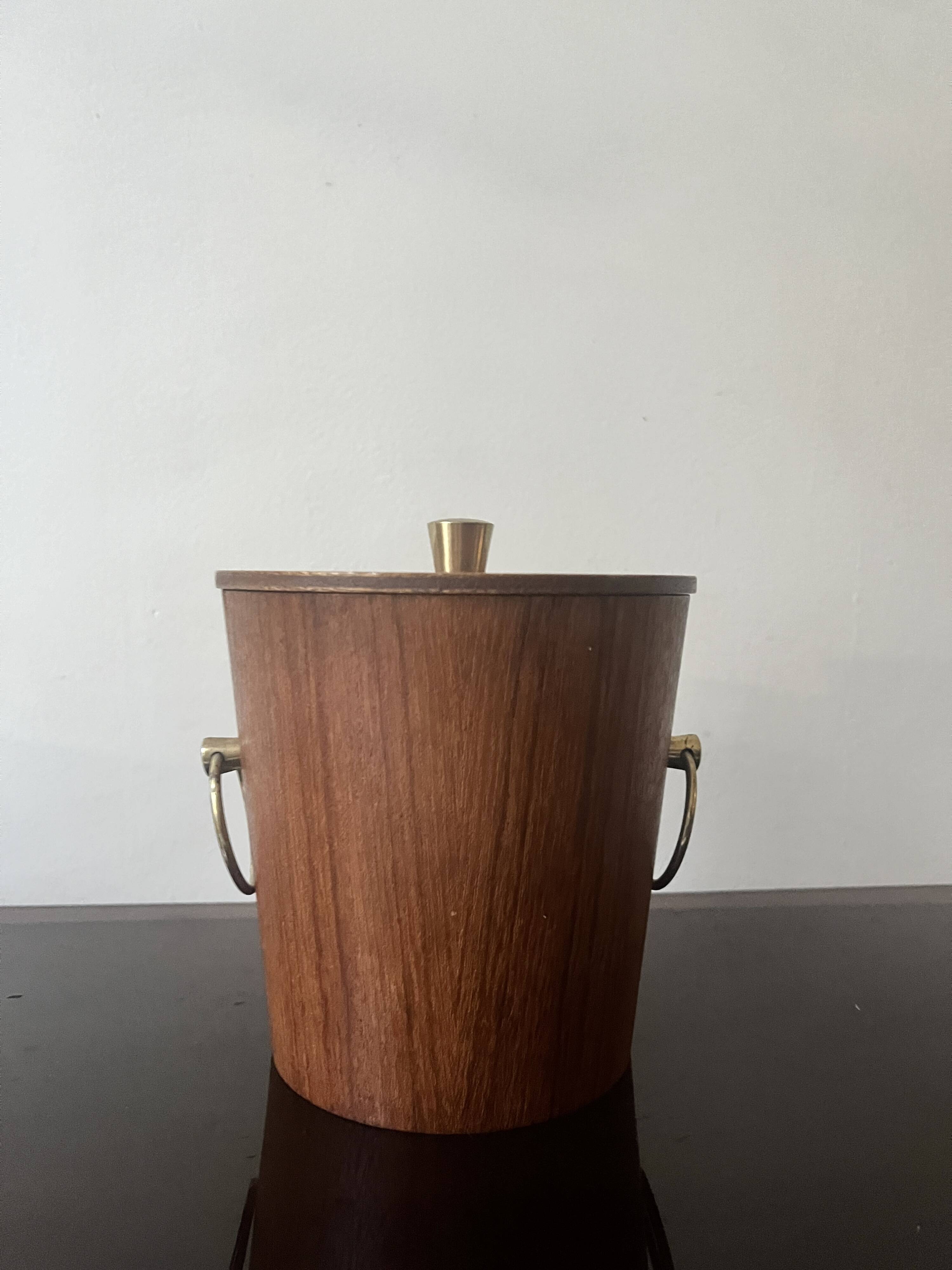 Danish teak wood ice bucket with brass handles, 1950s design