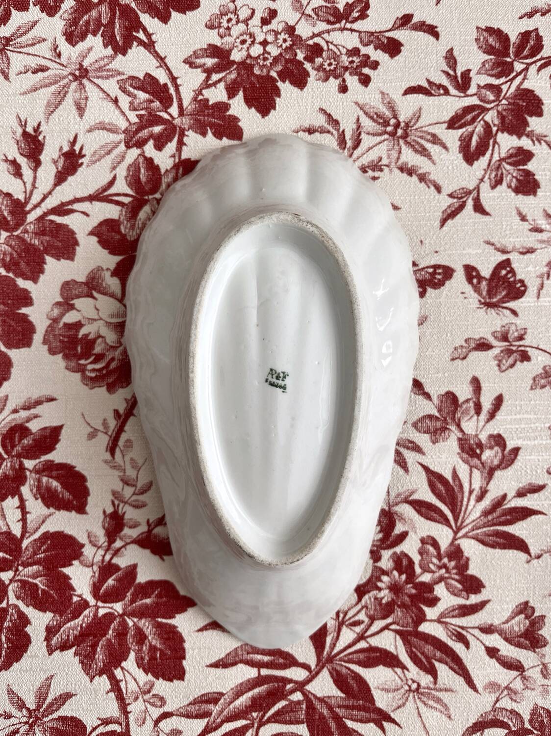 Ravier ramequin coquillage en porcelaine ancienne