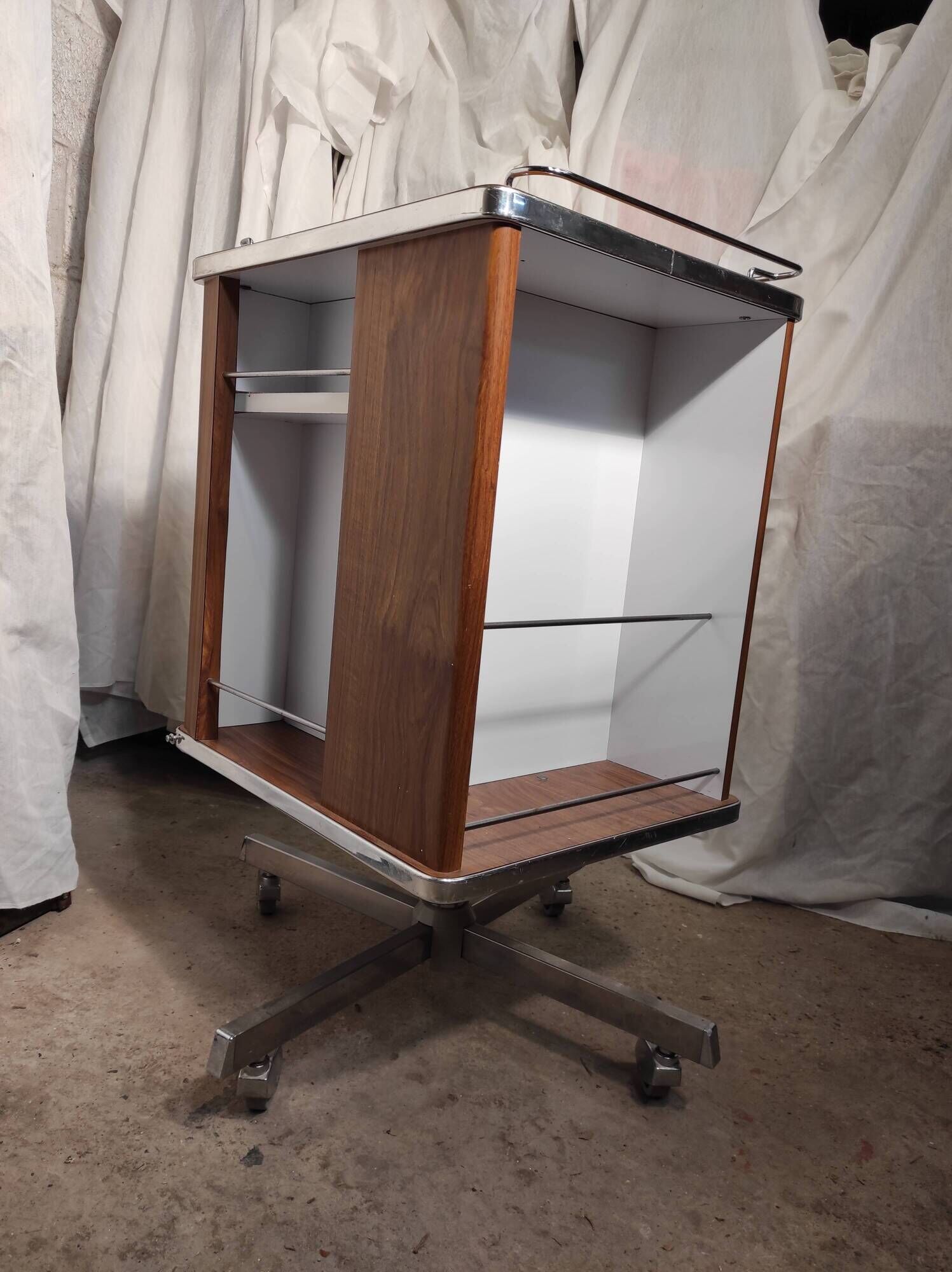 Meuble de métier chevet d'hôpital, d'infirmière en formica