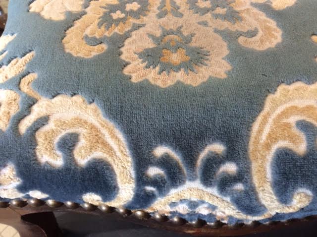 Footrest in wood and fabrics