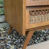 Chiffonnier vintage en rotin et pieds compas 1950