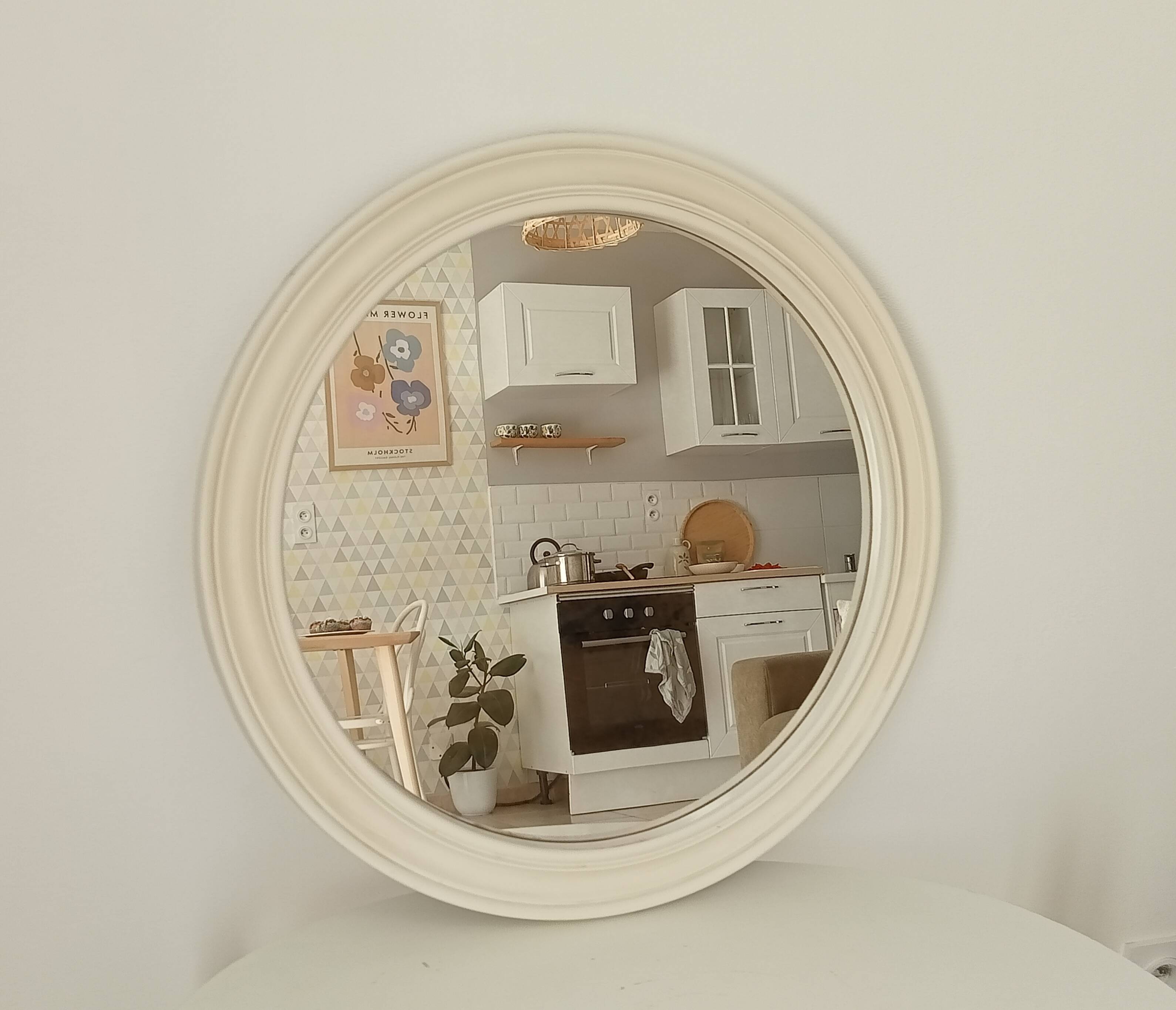 Vintage round resin mirror from the 60s/70s