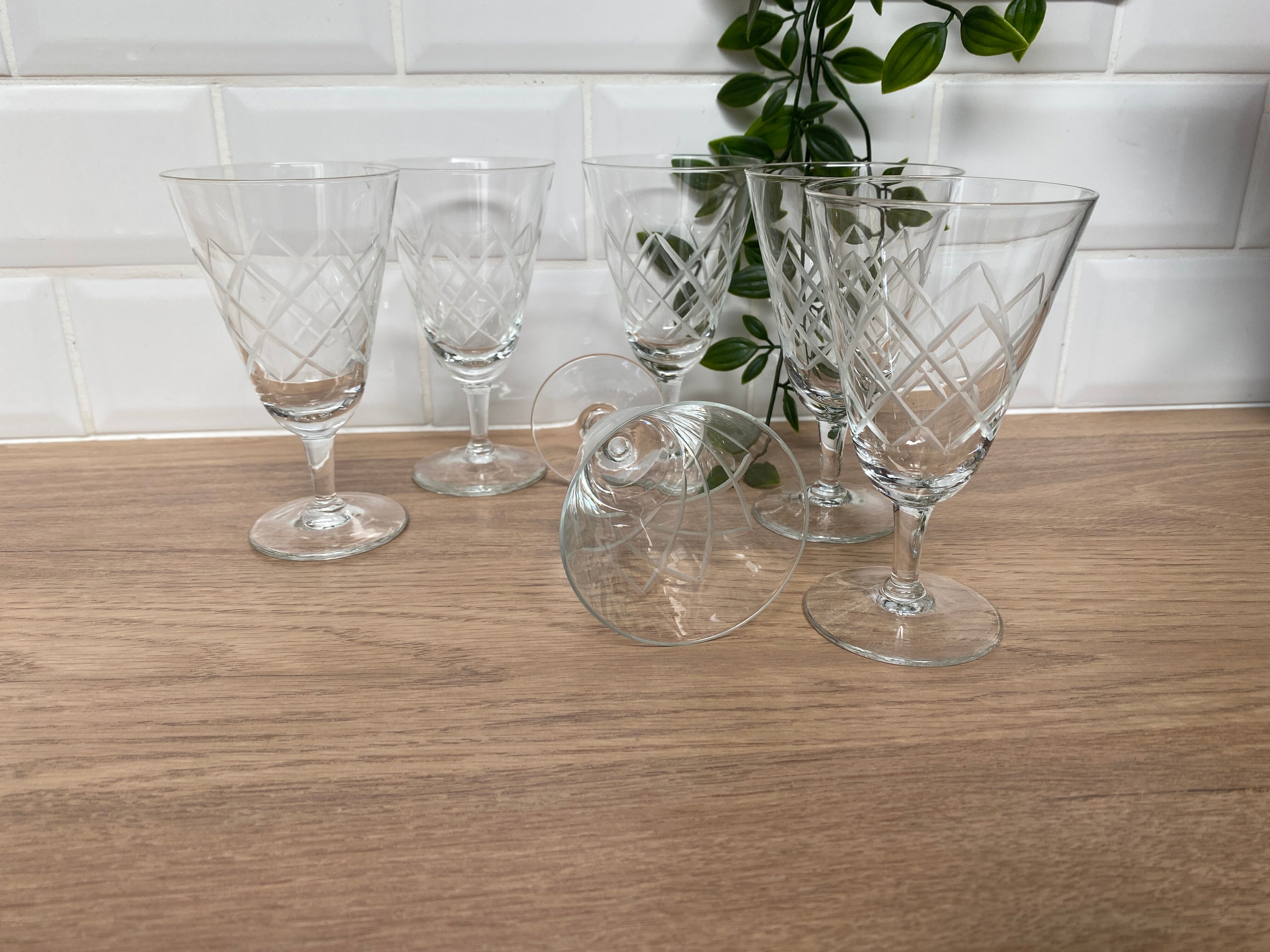 Set of 6 wine glasses