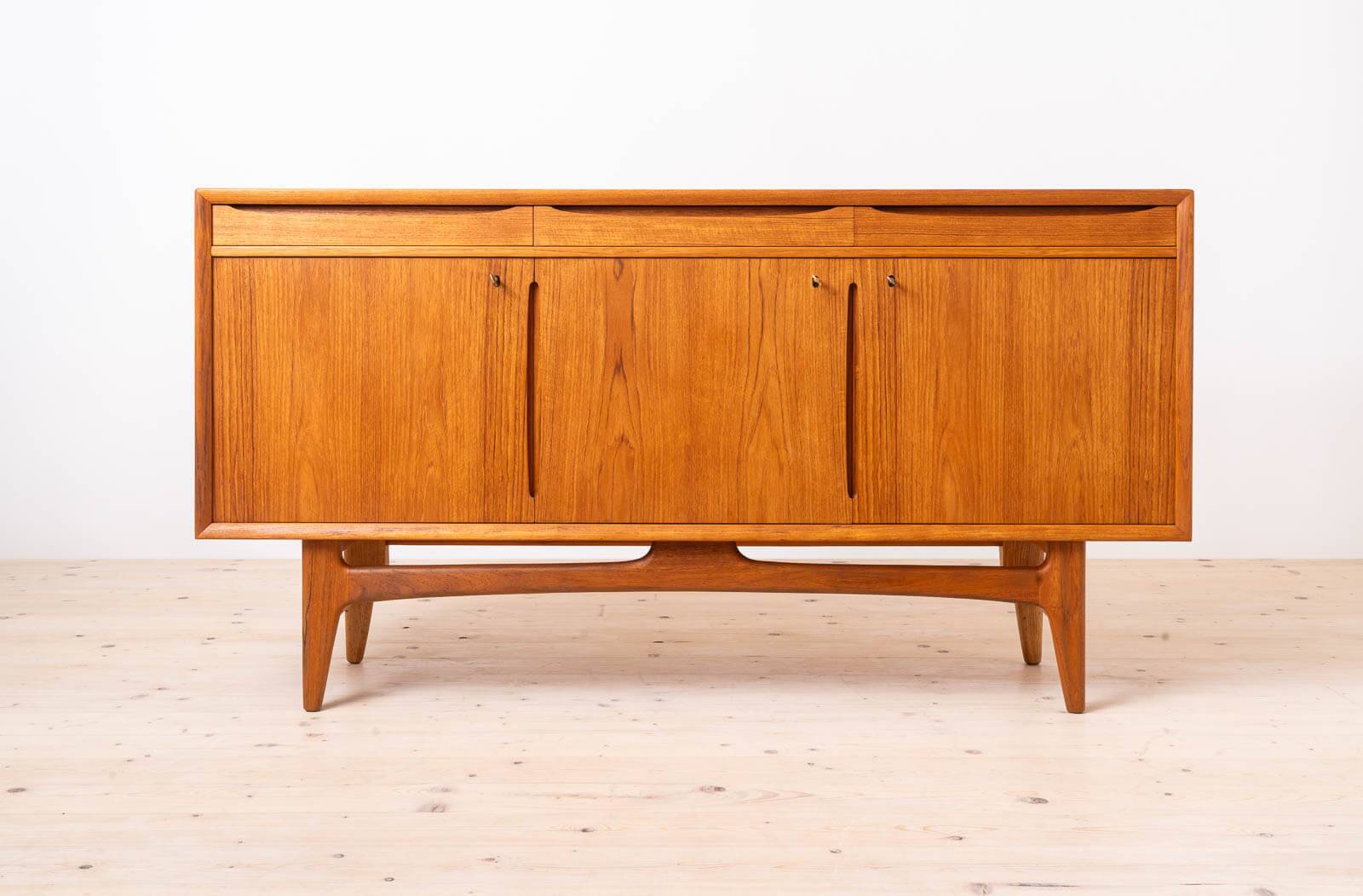Teak buffet Bruksbo, timeless and modern Scandinavian design from the mid-century.