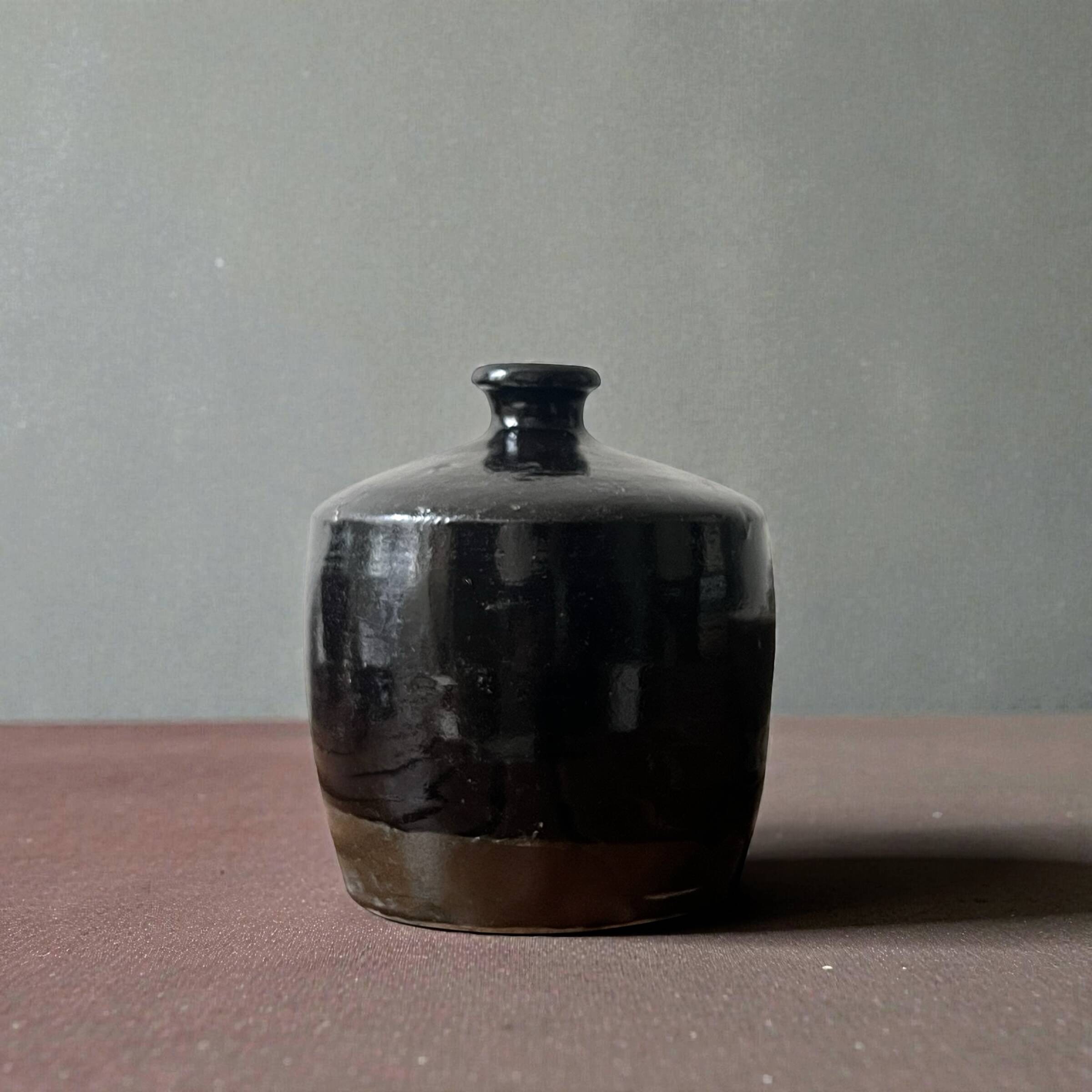 Stoneware vase with tenmoku black glaze wabi sabi, Southern China 19th / early 20th century.