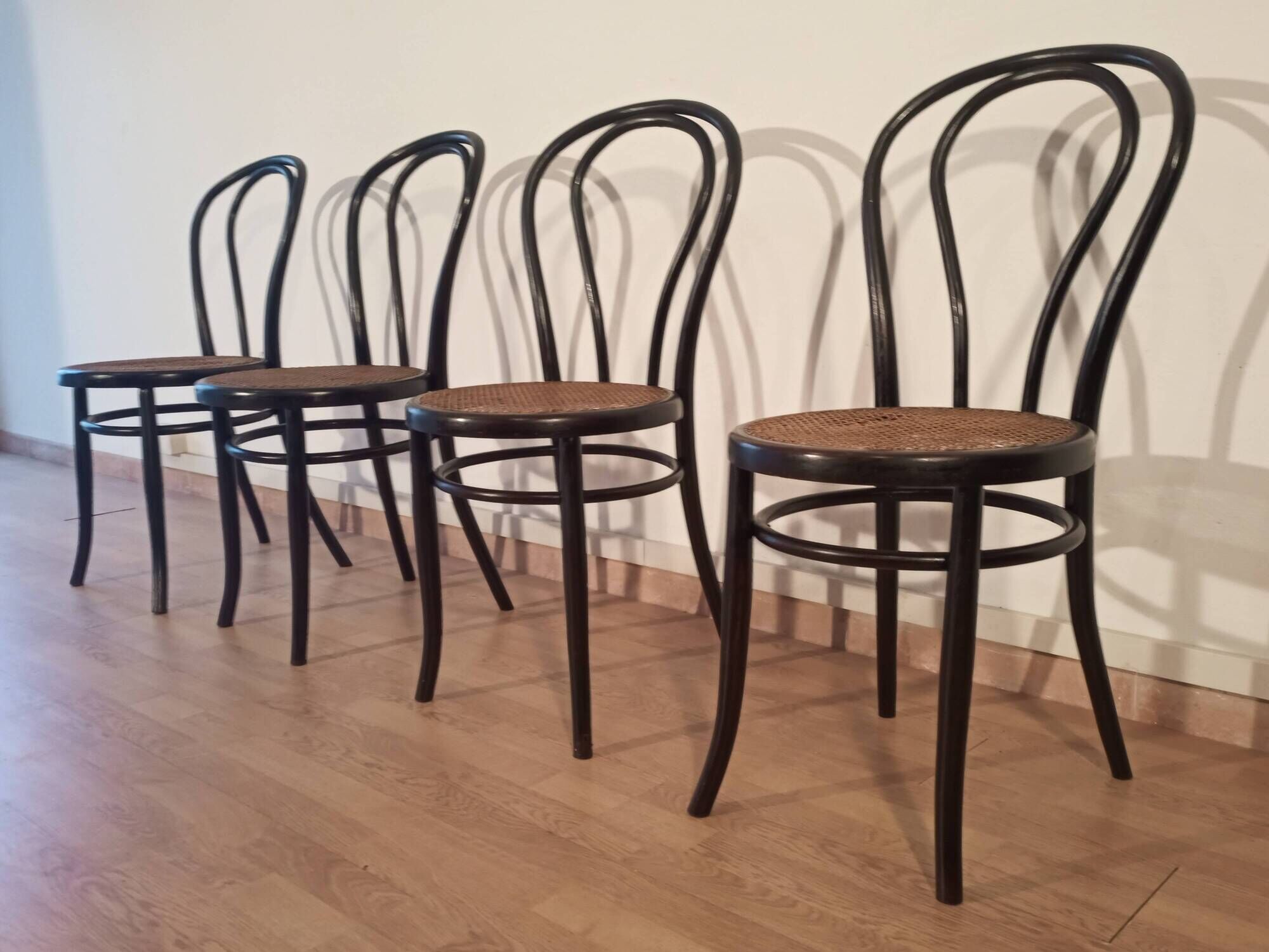 Chaises de salle à manger en hêtre courbé dans le style de Thonet, Italie, lot de 4