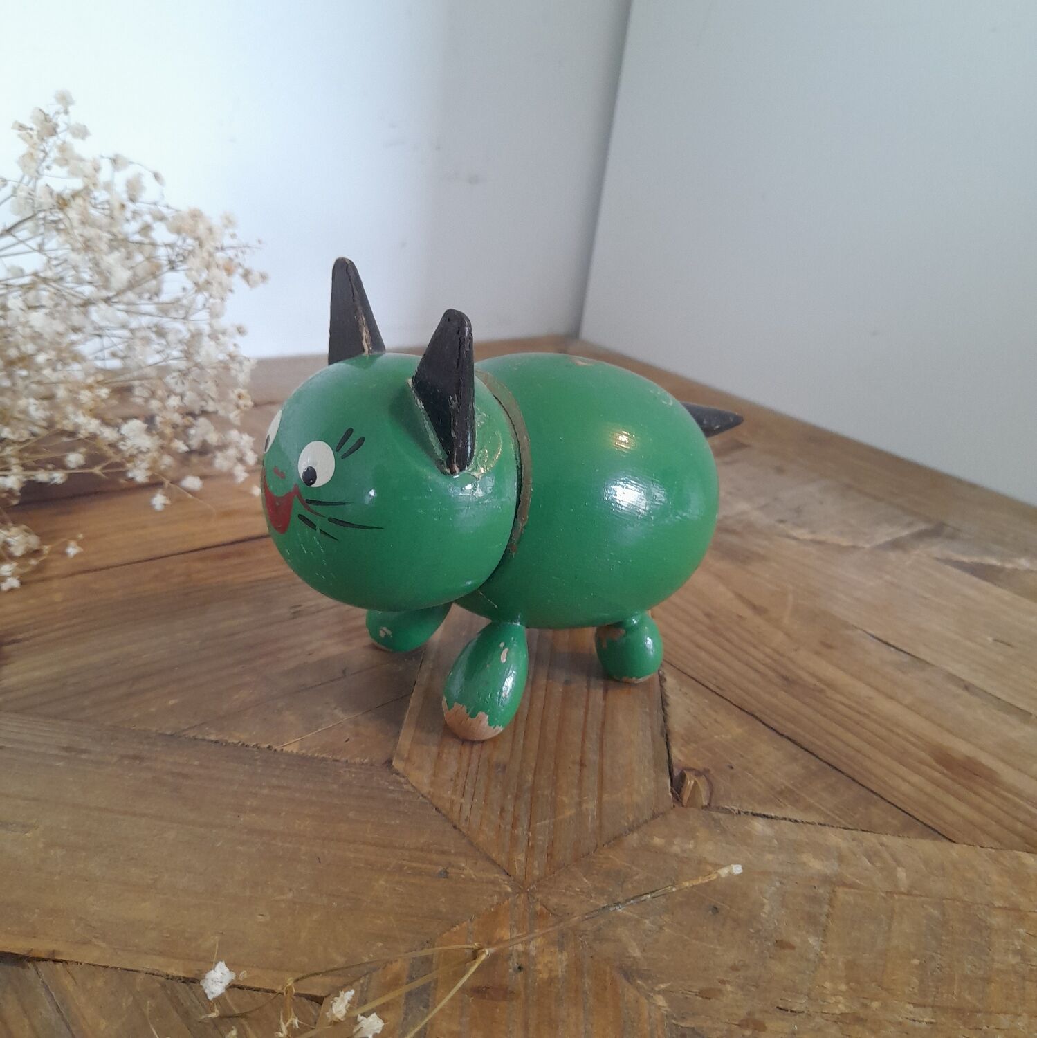 Piggy bank wood cat