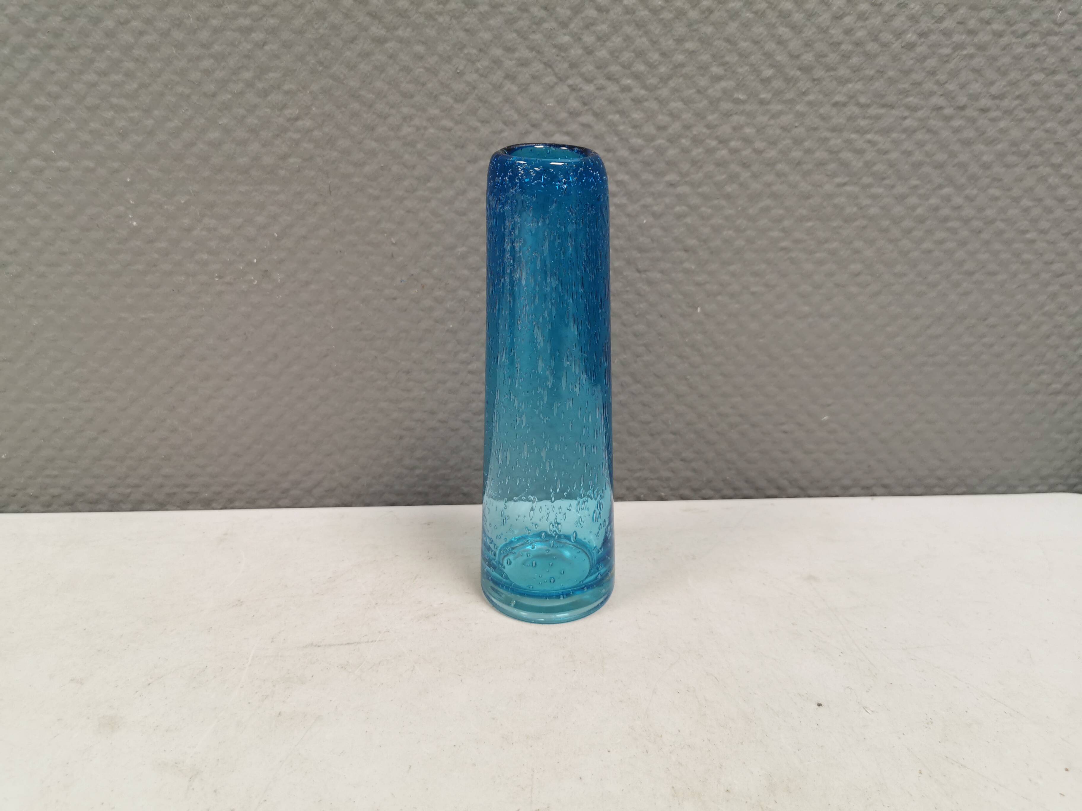 Small vase with inlaid ‘bubbles’ in a beautiful turquoise colour.