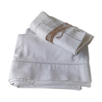 SHEET & PILLOW CASE PILLOW ALUMNI EMBROIDER HAND