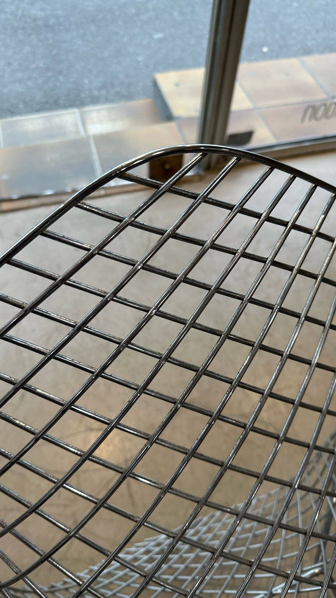 2 Diamond Bertoia armchairs