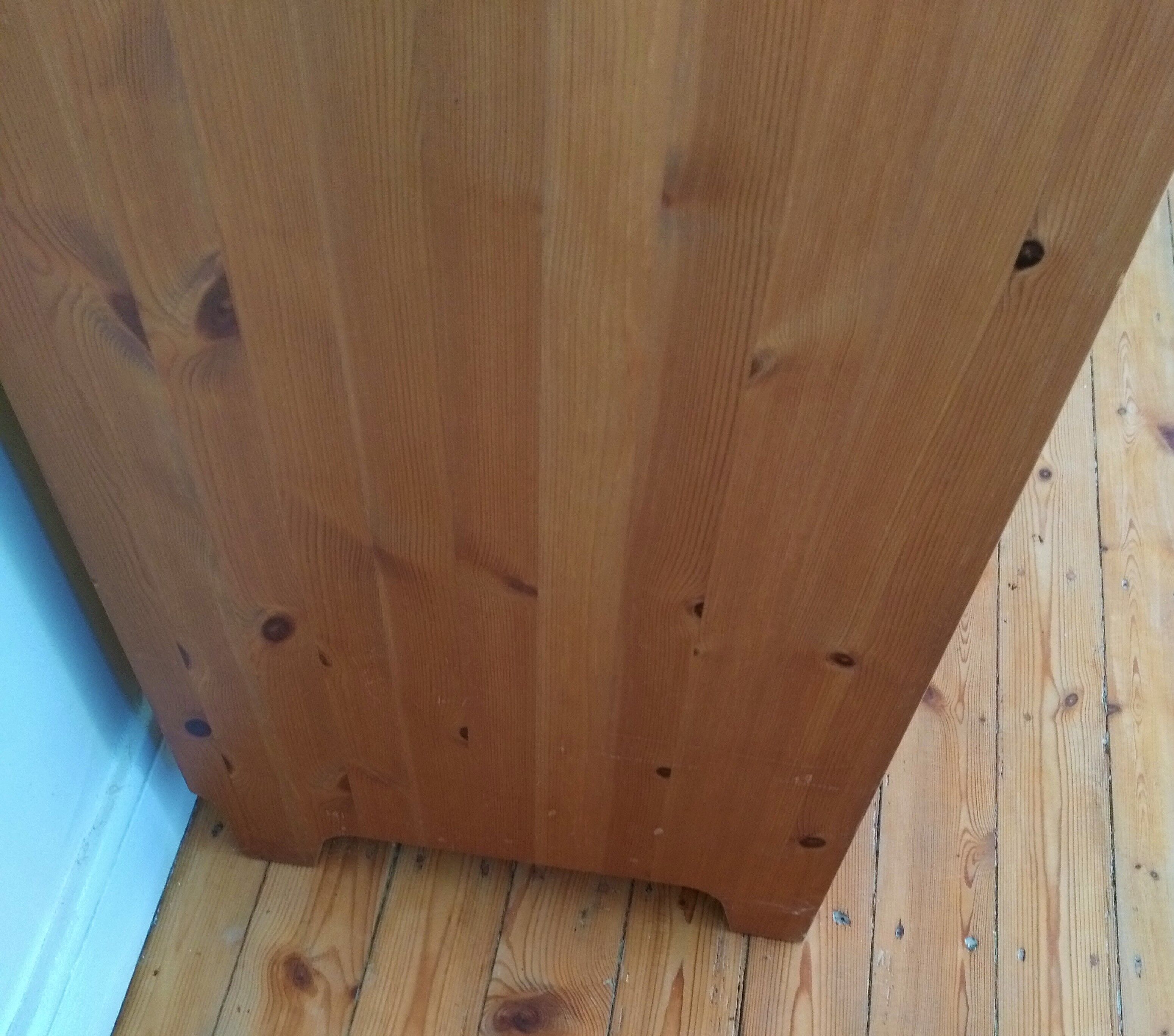 Scandinavian writing desk in honey-coloured pine from the 1980s