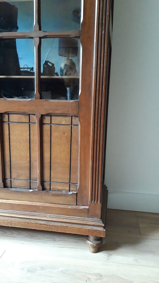 Old bonnetière cabinet