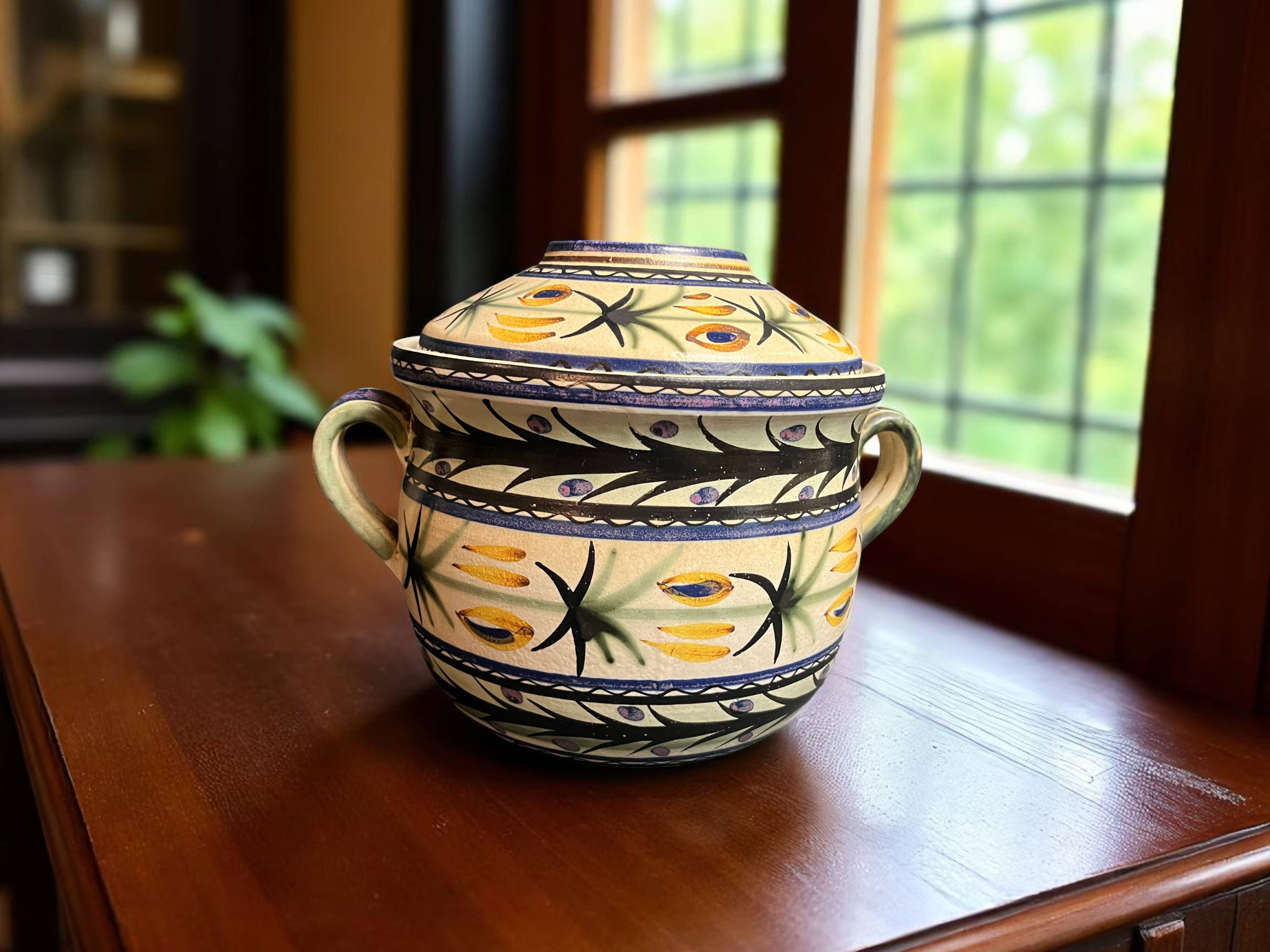 Quimper Keraluc, vintage polychrome earthenware pot or soup tureen circa 1960