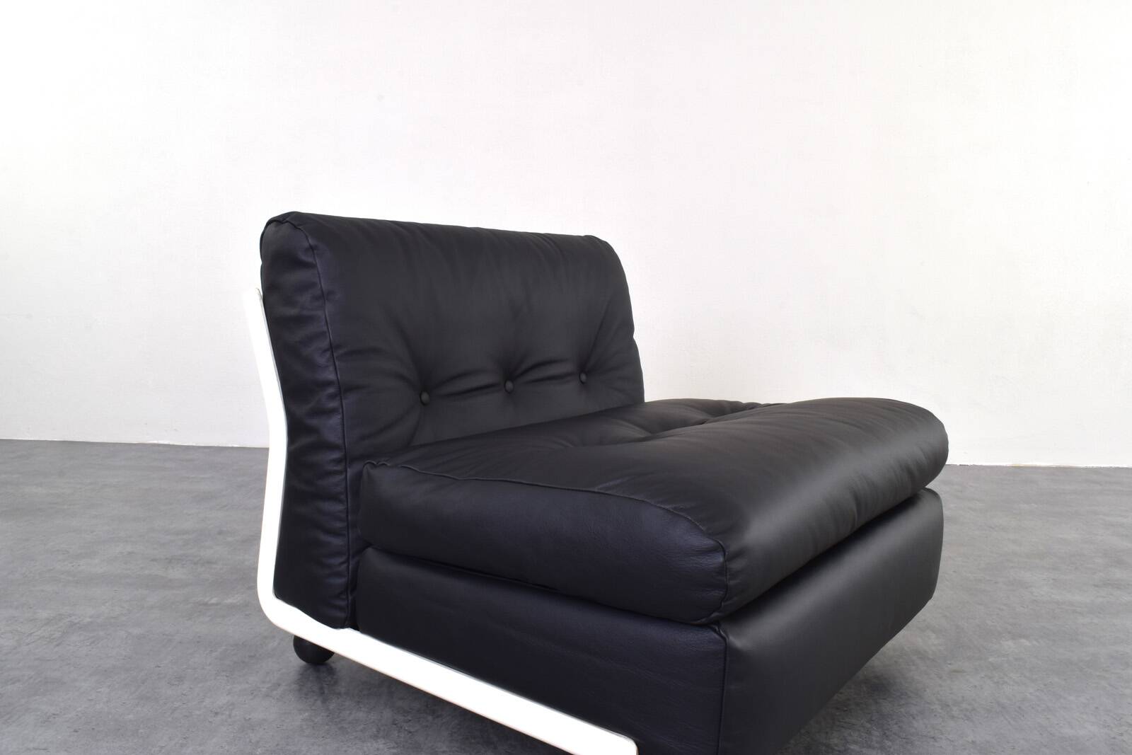 Italian Amanta Lounge Chair by Mario Bellini for C&B Italia