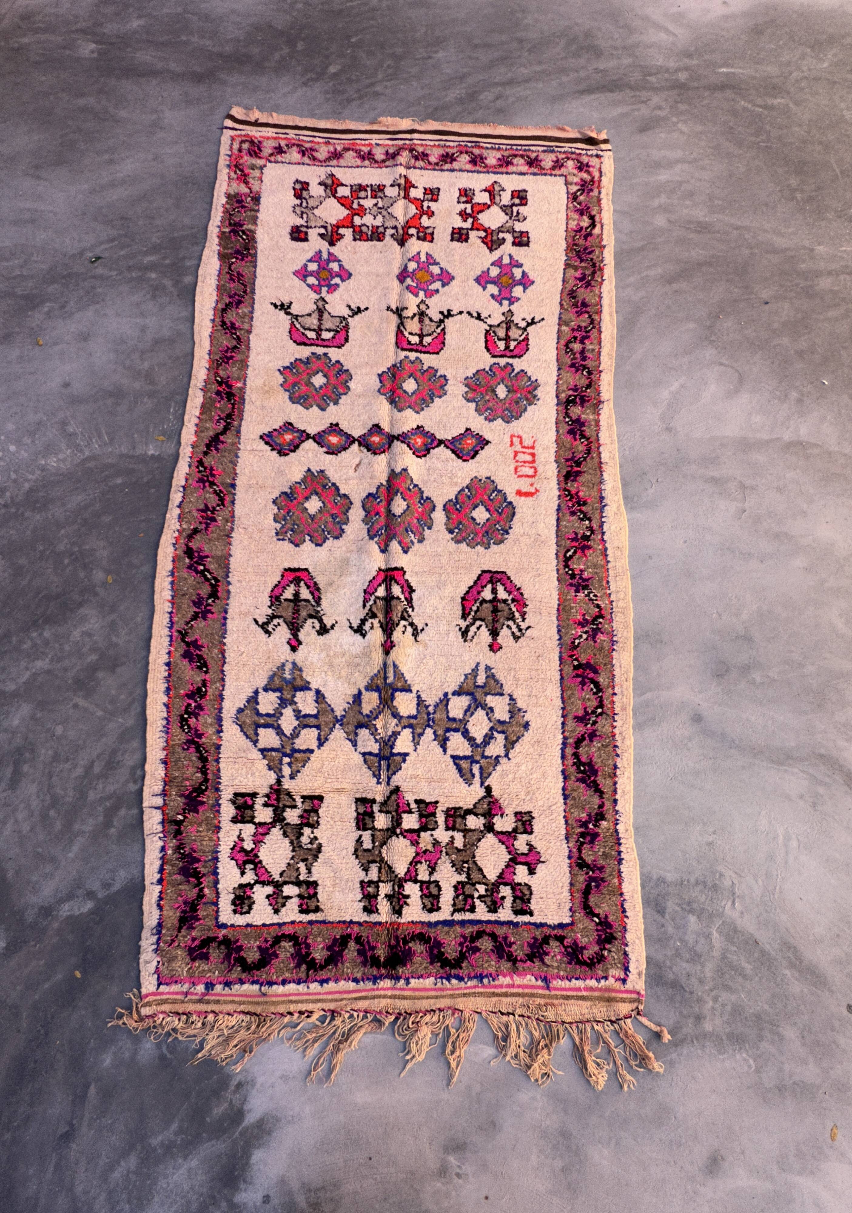 Colorful Azilal Moroccan rug - 128 x 277 cm