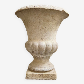 Medici pot in beige reconstituted stone