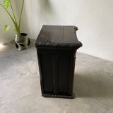 Commode XIXème pin noirci sculpté