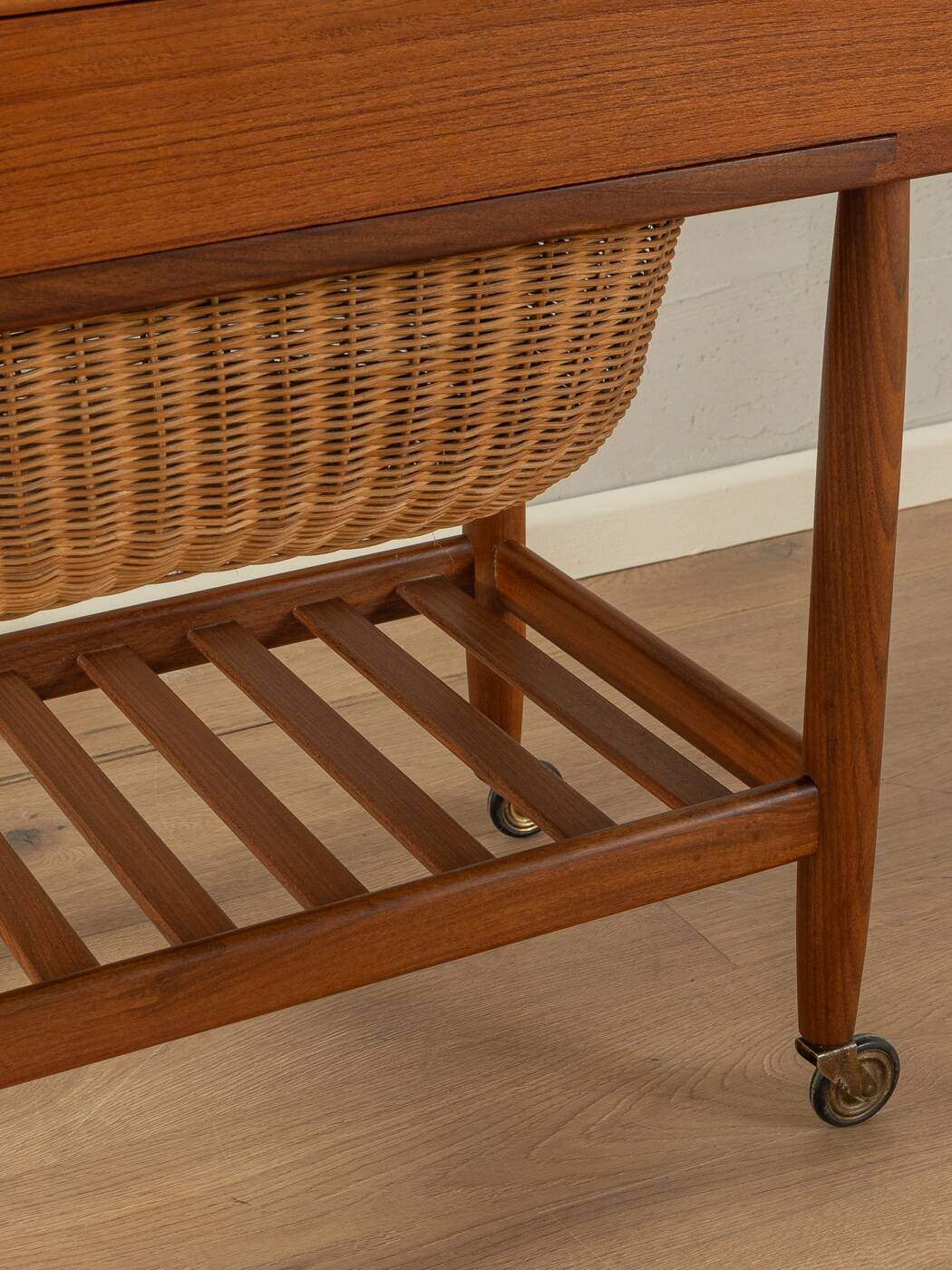 R101 Sewing box, Ejvind A. Johansson