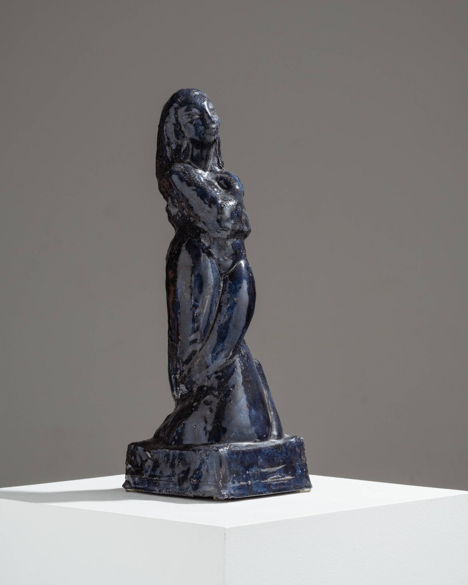 Sculpture de sirène en céramique bleue, 1920