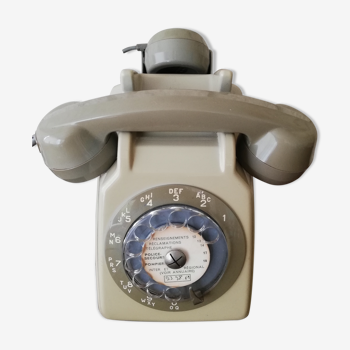 Rotary dial telephone