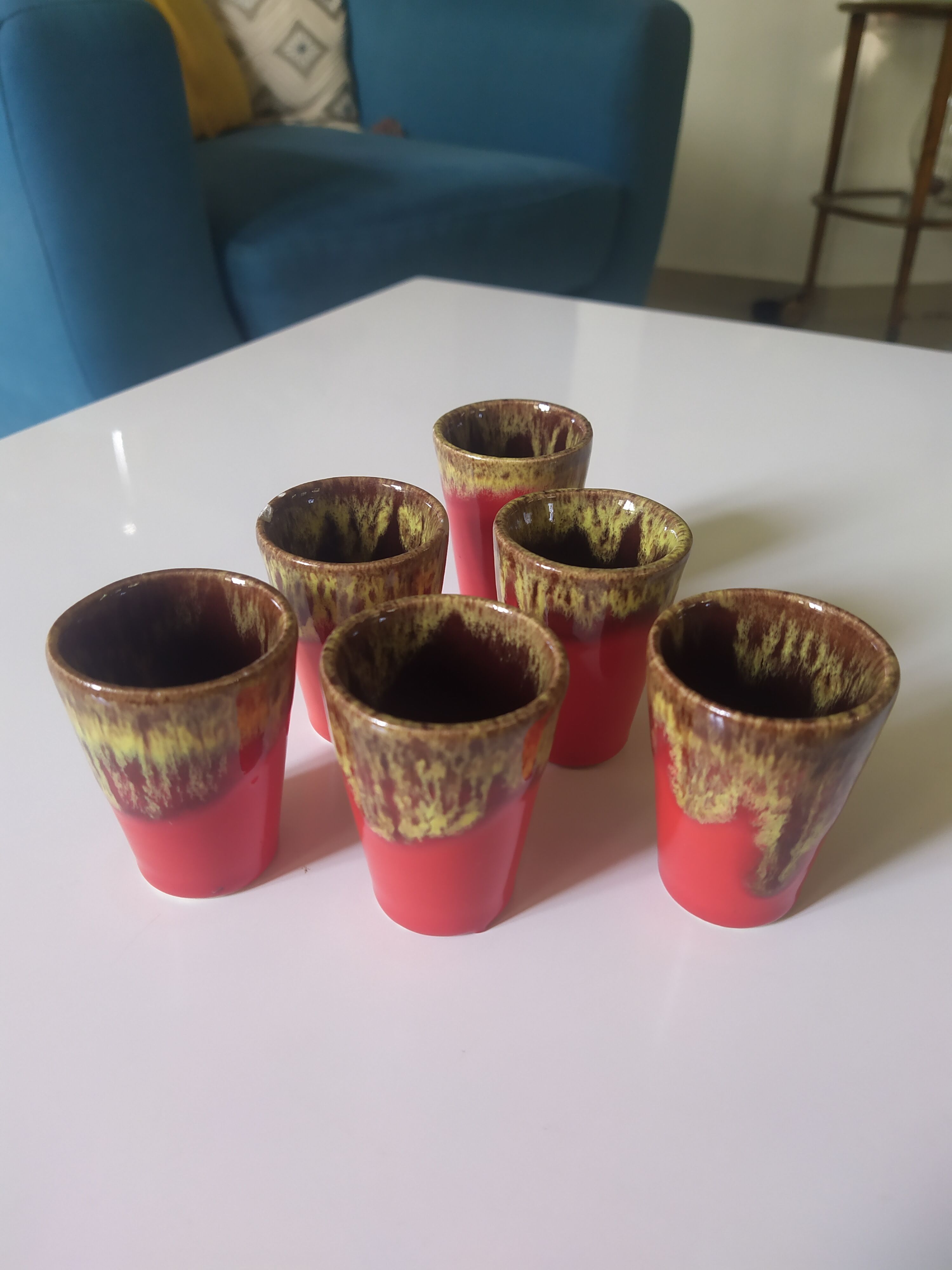 6 glazed ceramic glasses