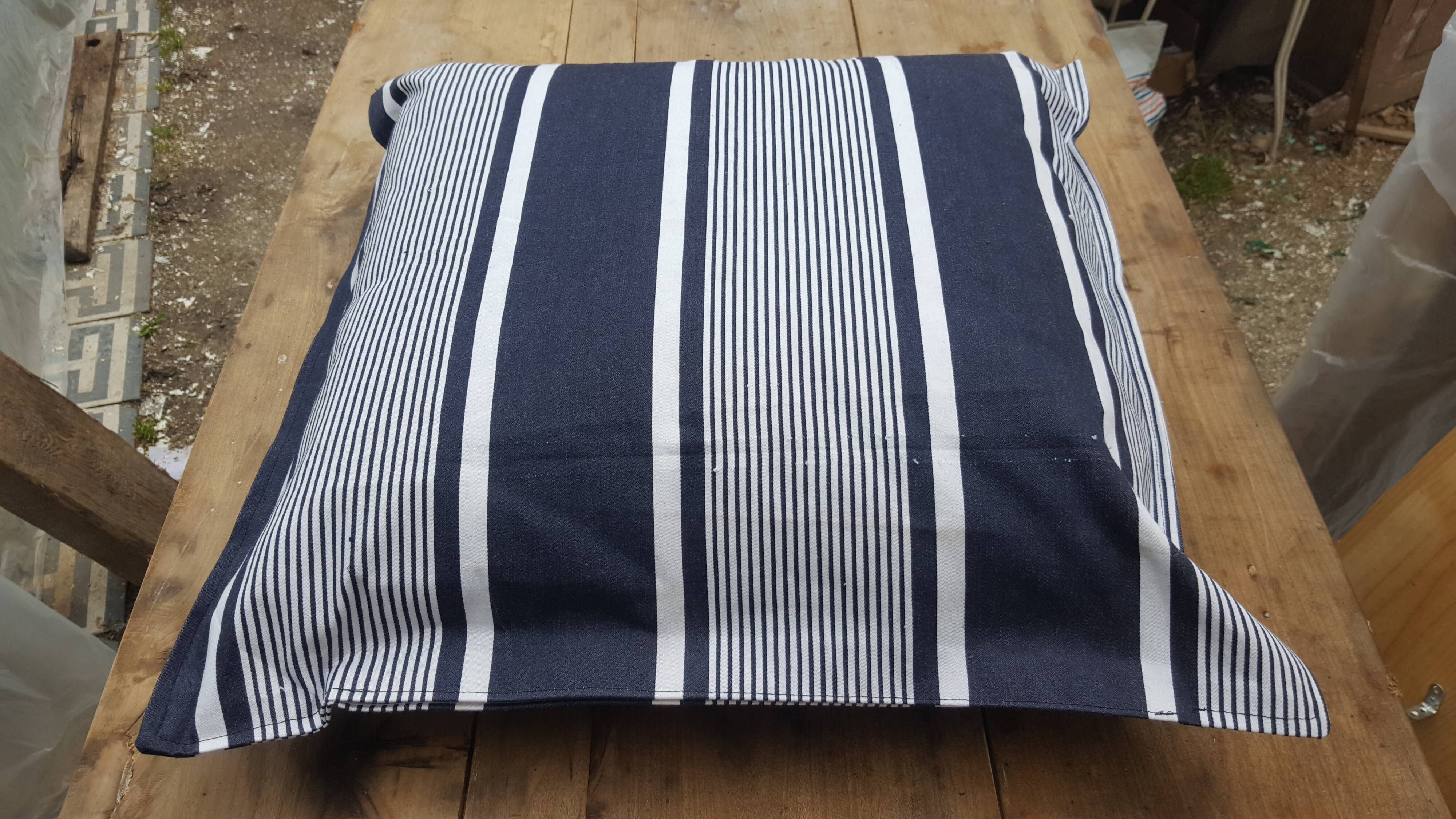 Coussin toile à matelas 50×50