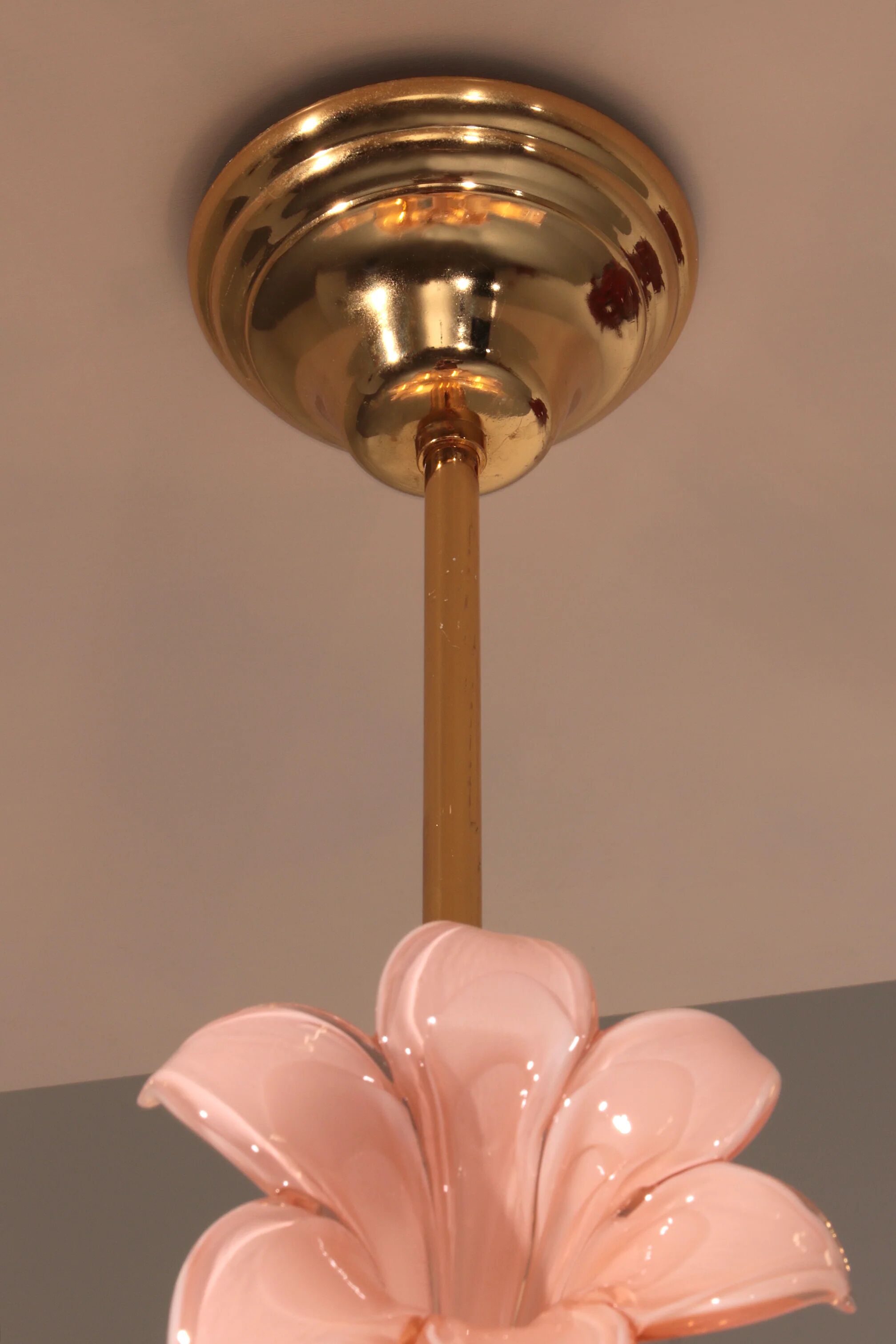 Lys rose, spectaculaire lustre de Murano par Franco Luce, 1970
