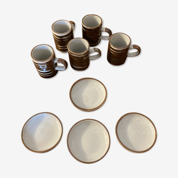 Enamelled sandstone coffee cups