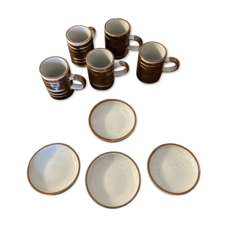 Enamelled sandstone coffee cups