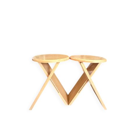Paire de tabourets pliants ''Suzy'' par Adrian Reed