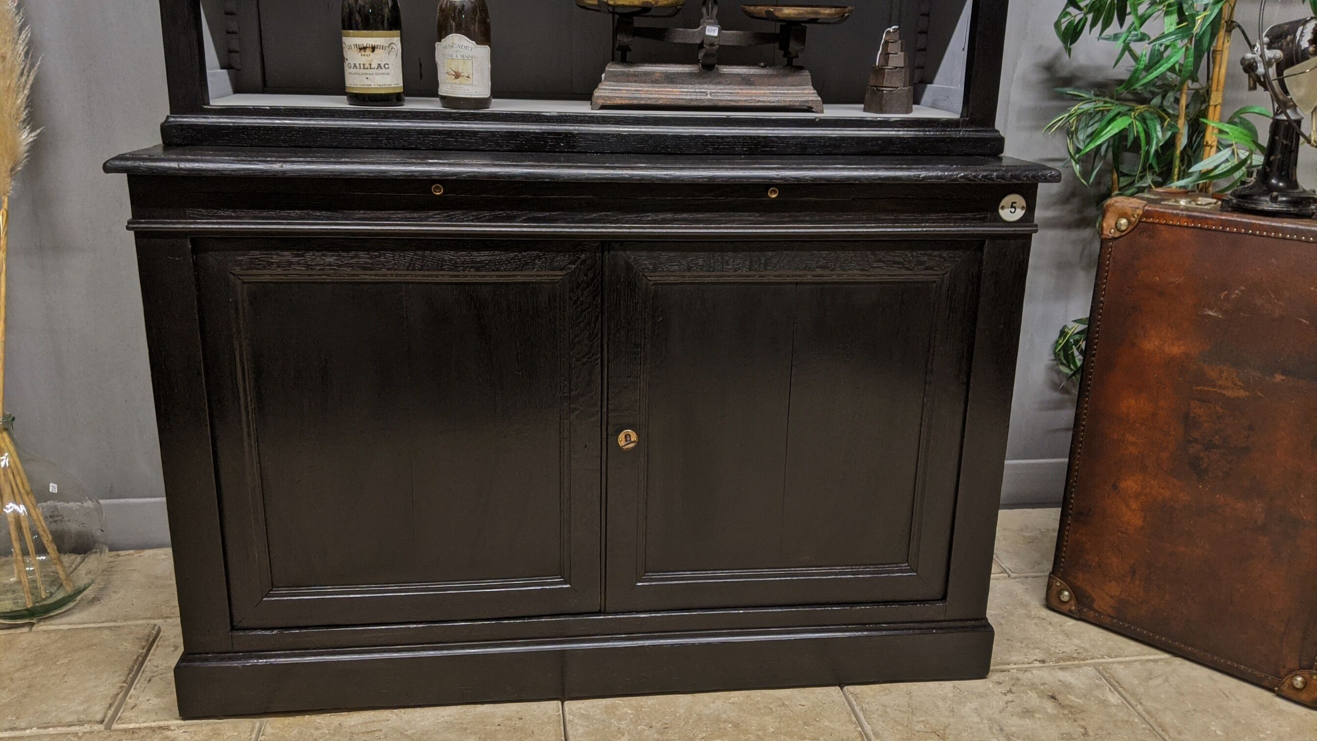Magasin pharmacy pharmacy patinated black oak