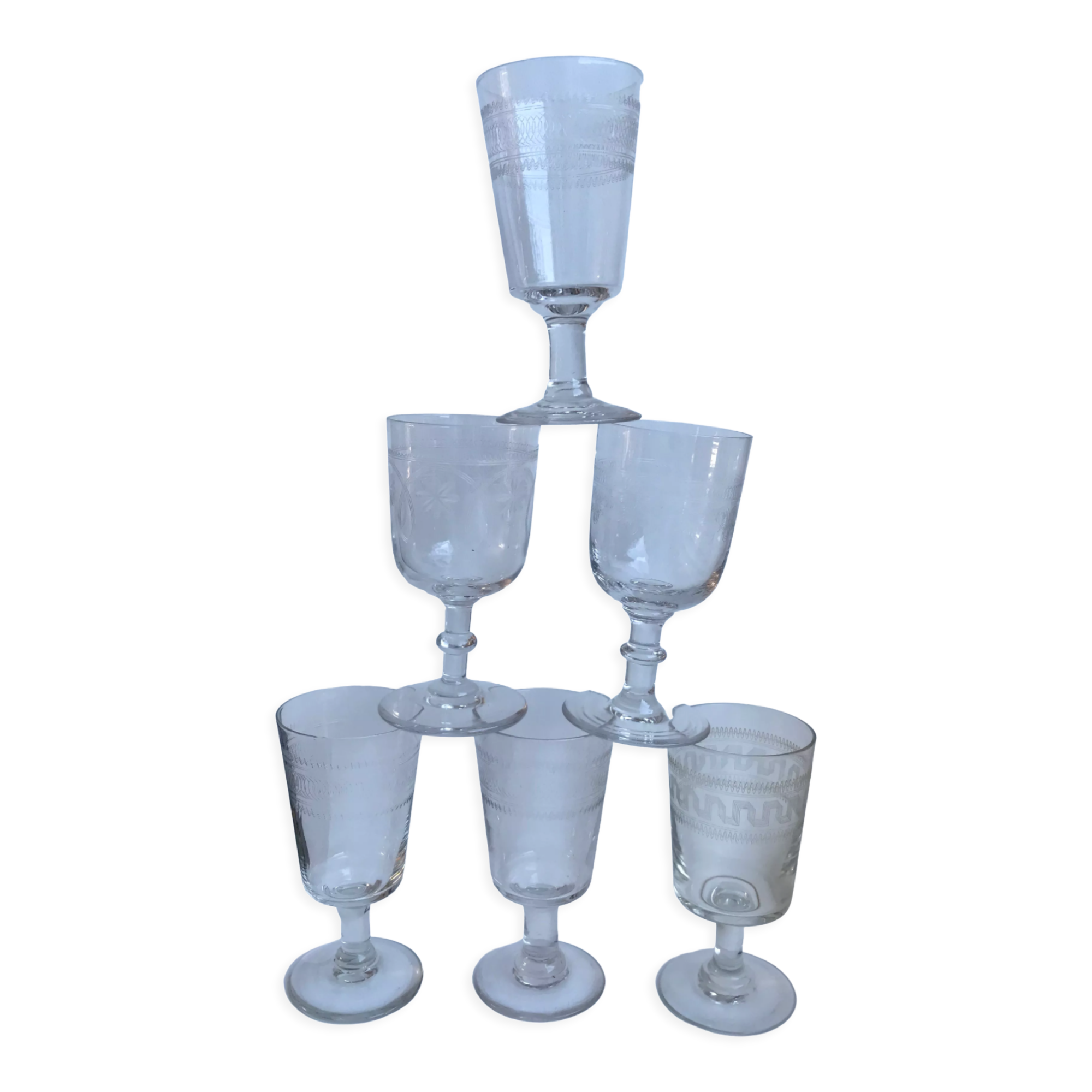 Lot de 6 verres à vin dépareillés en cristal gravé années 30-40