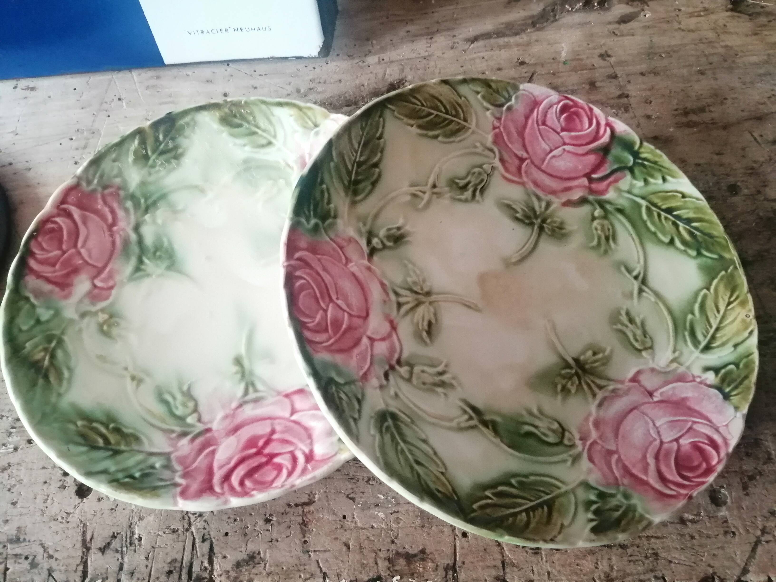 2 OLD SLASH PLATES WITH ROSES DECORATION