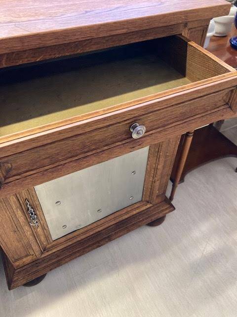 Renovated 1-door jam cabinet