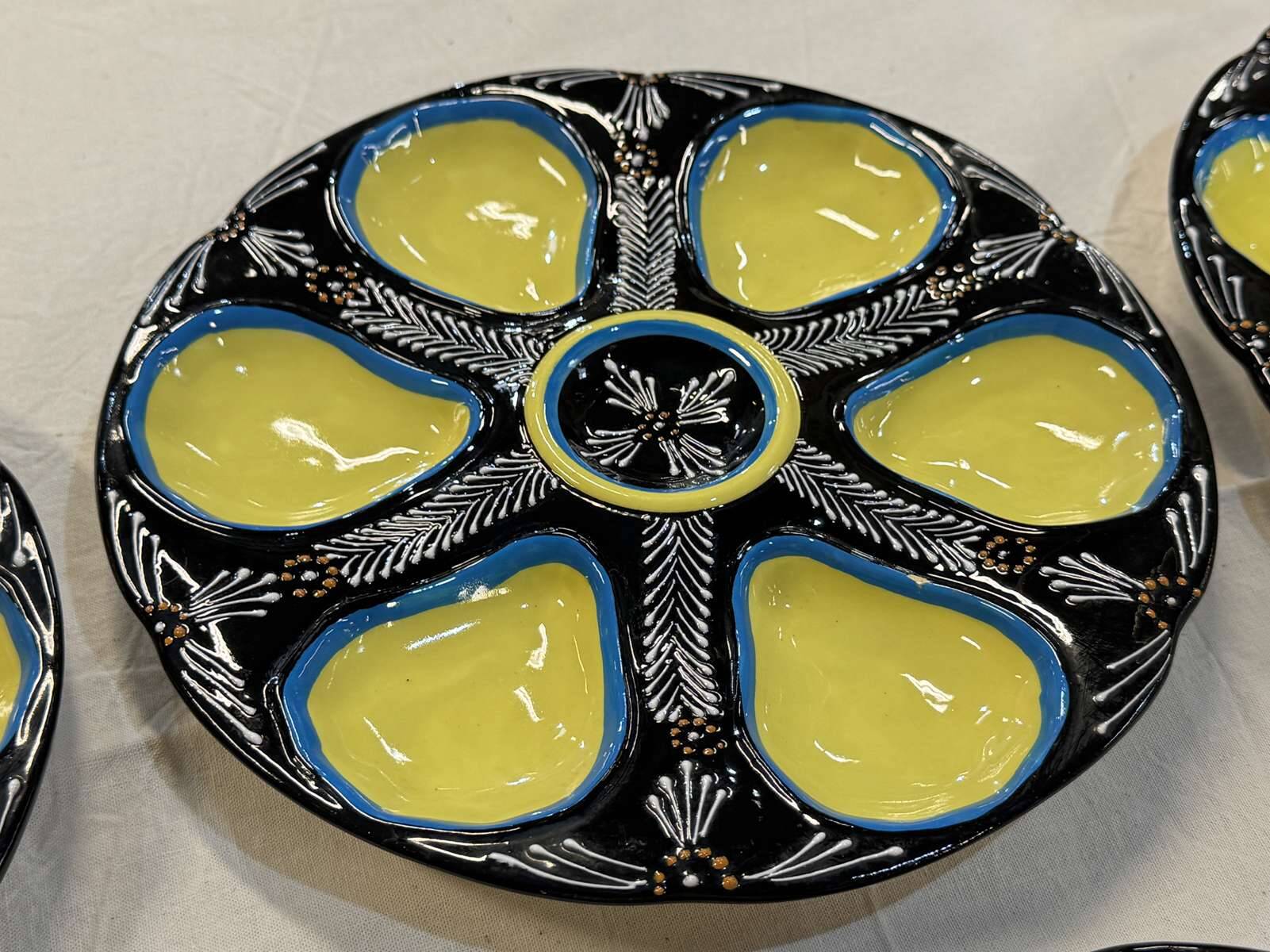 Oyster service in Quimper pottery from the 1950s.