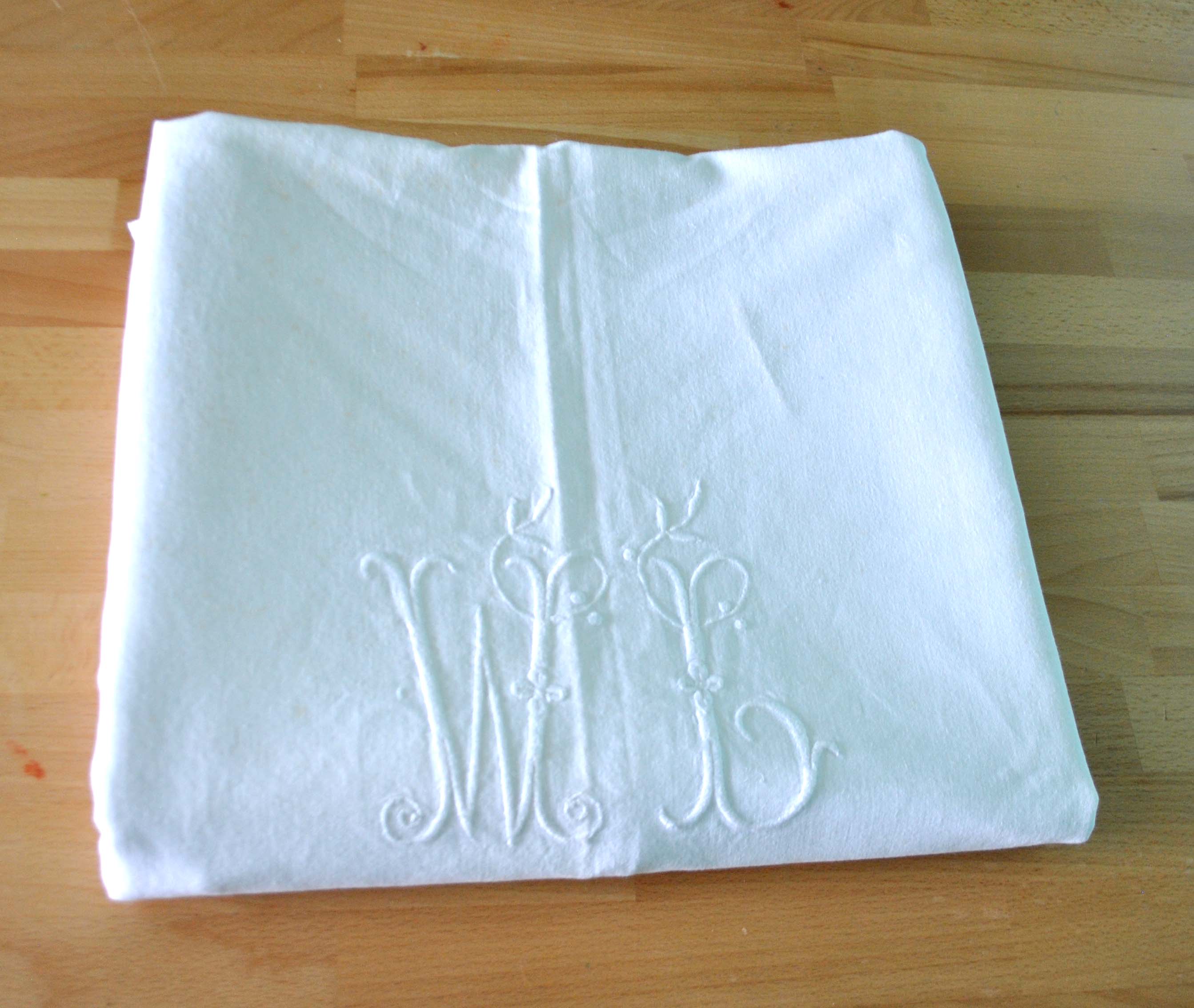 Vintage white linen sheets - Monogram embroidered tablecloth WL 140x280 *F4*