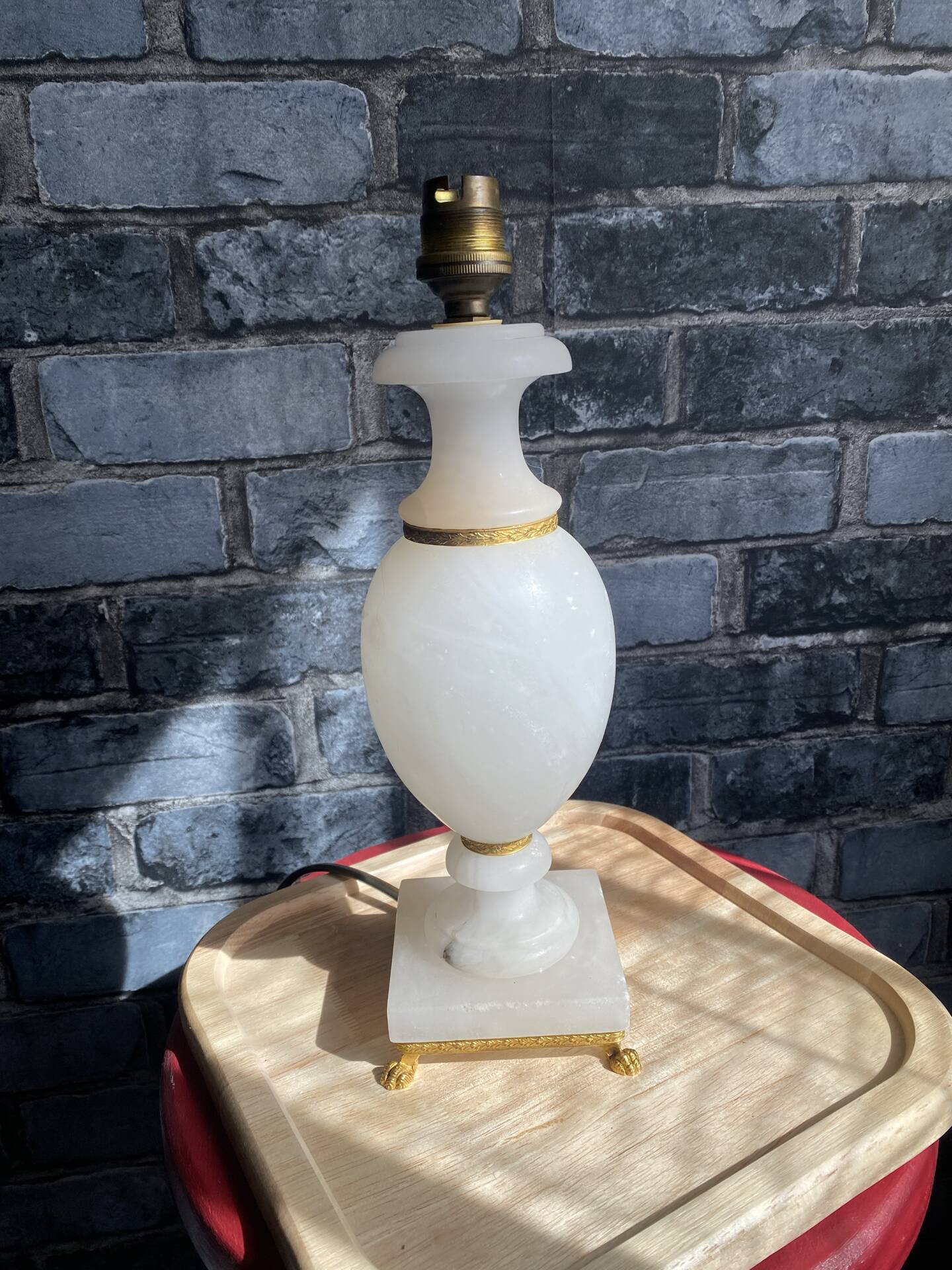 Pied de lampe en albâtre