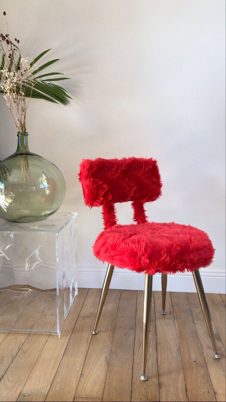 Red 60s mmoute chair