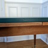 Extendable dining table