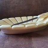 Bread basket and knife