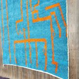 Large Moroccan rug made of natural wool, dimensions 250x150 cm, handmade.