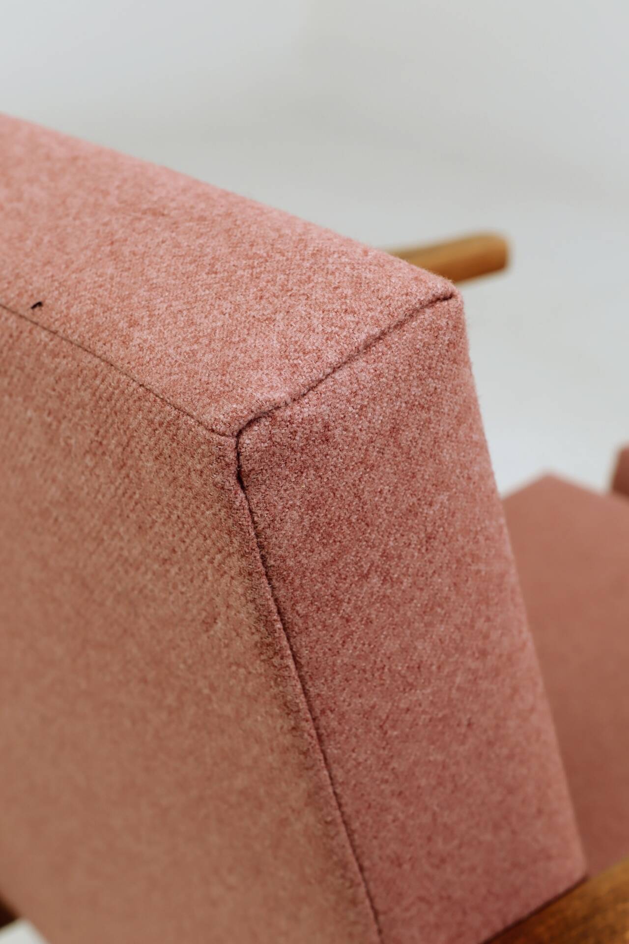 Paire de fauteuils vintage rose poudré 1970 moderne scandinave 
