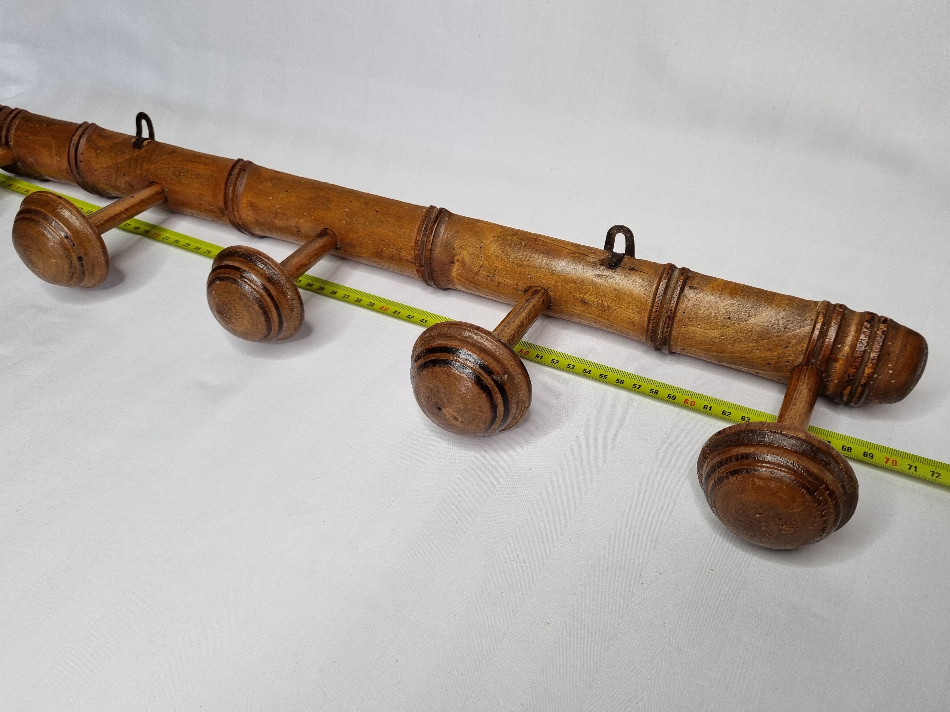 Ancien portemanteau rustique en bois tourné à l'imitation du bambou 1900, 5 patères