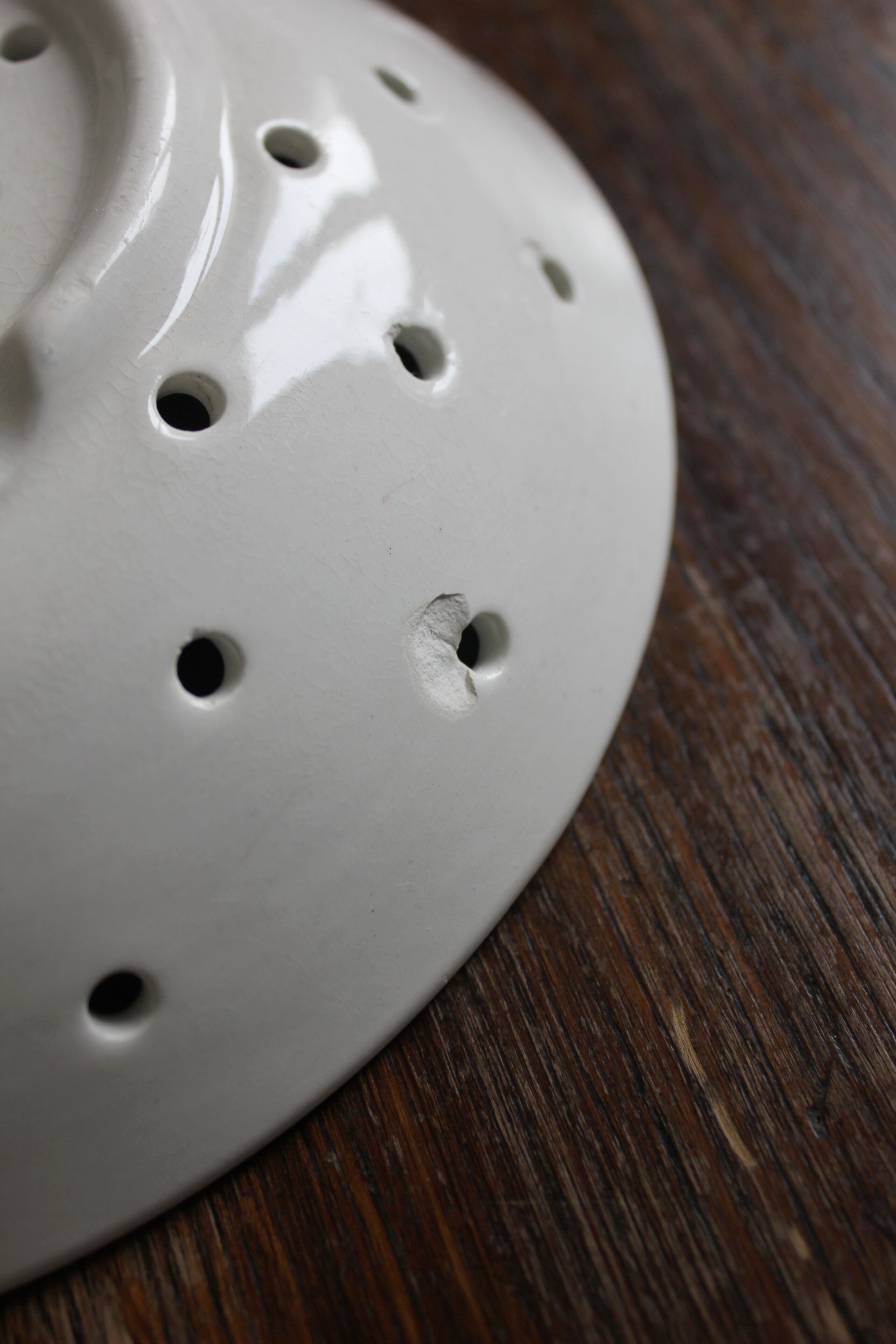 Digoin Sarreguemines earthenware drainer plate