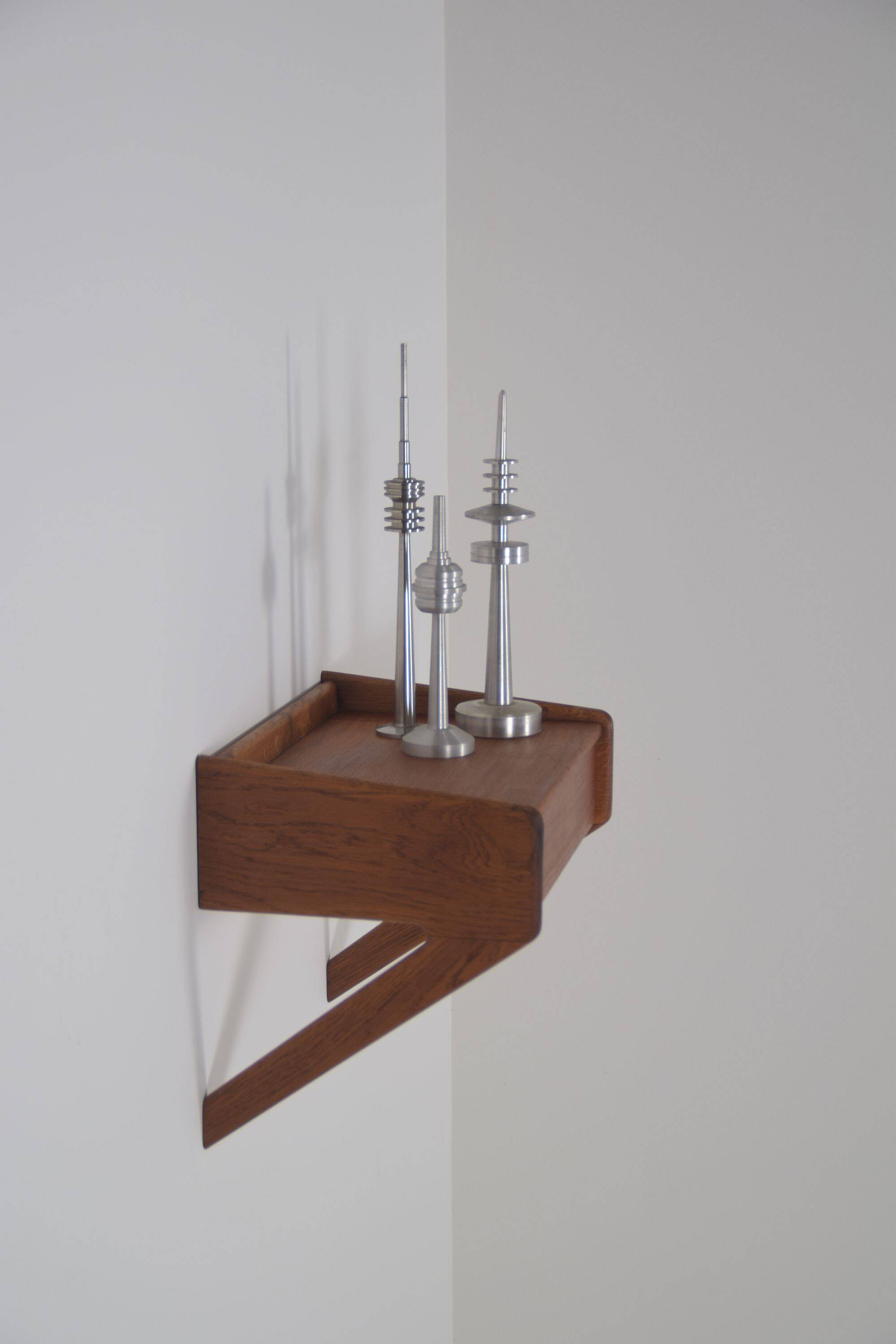 Floating bedside table by Sigfred Omann for Ølholm Møbelfabrik, 1960s
