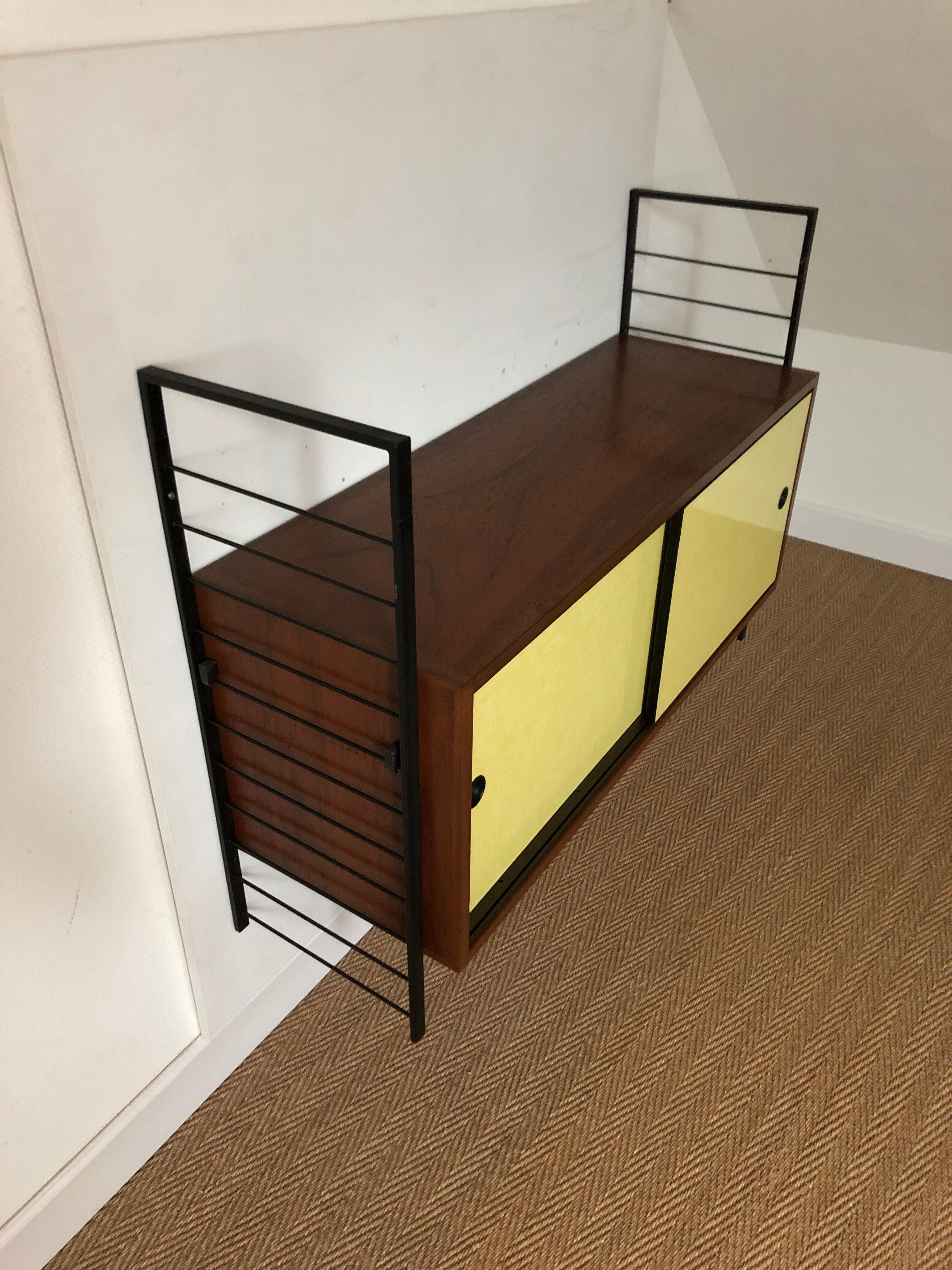 Wall-mounted sideboard