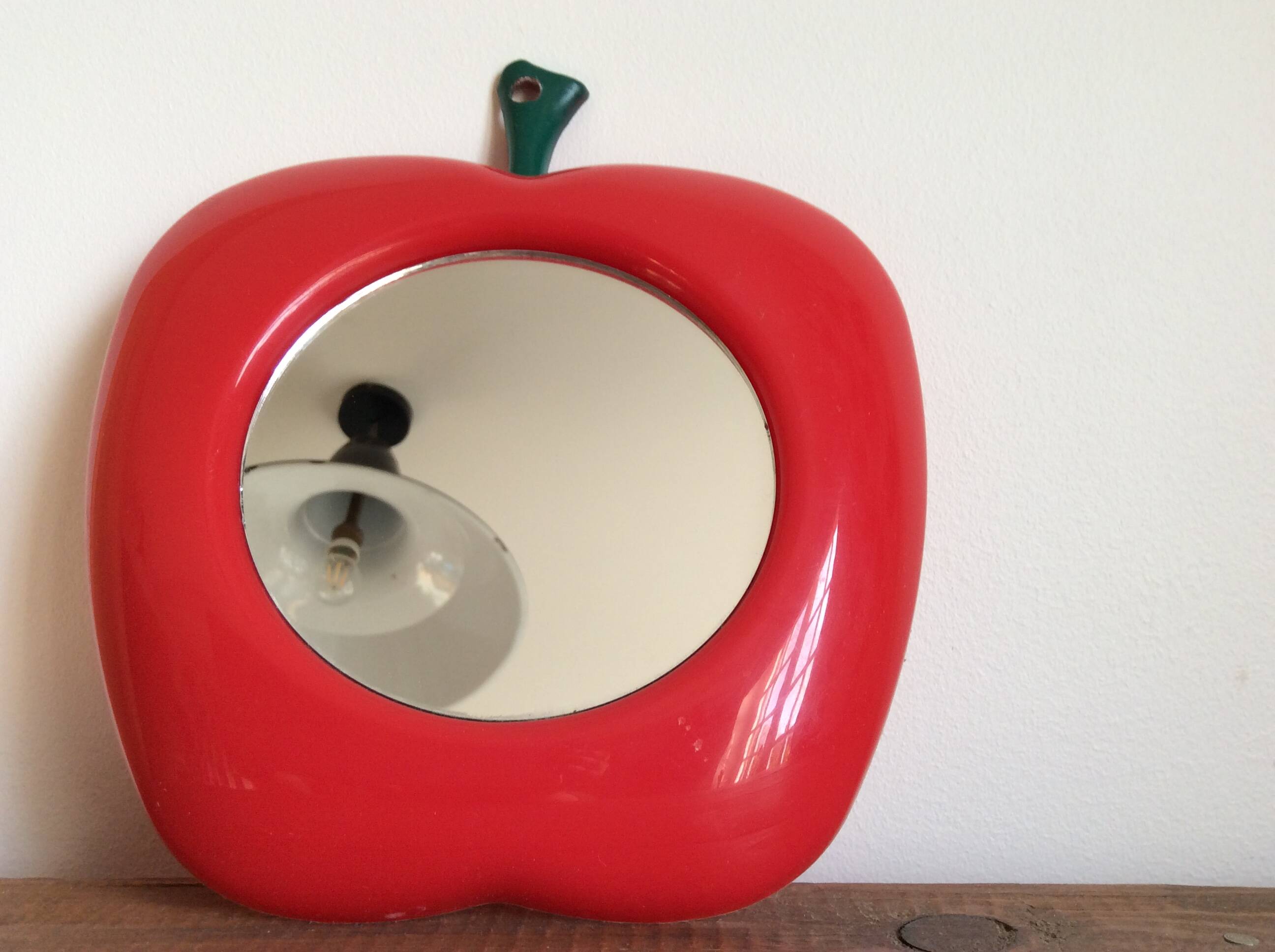 Apple mirror