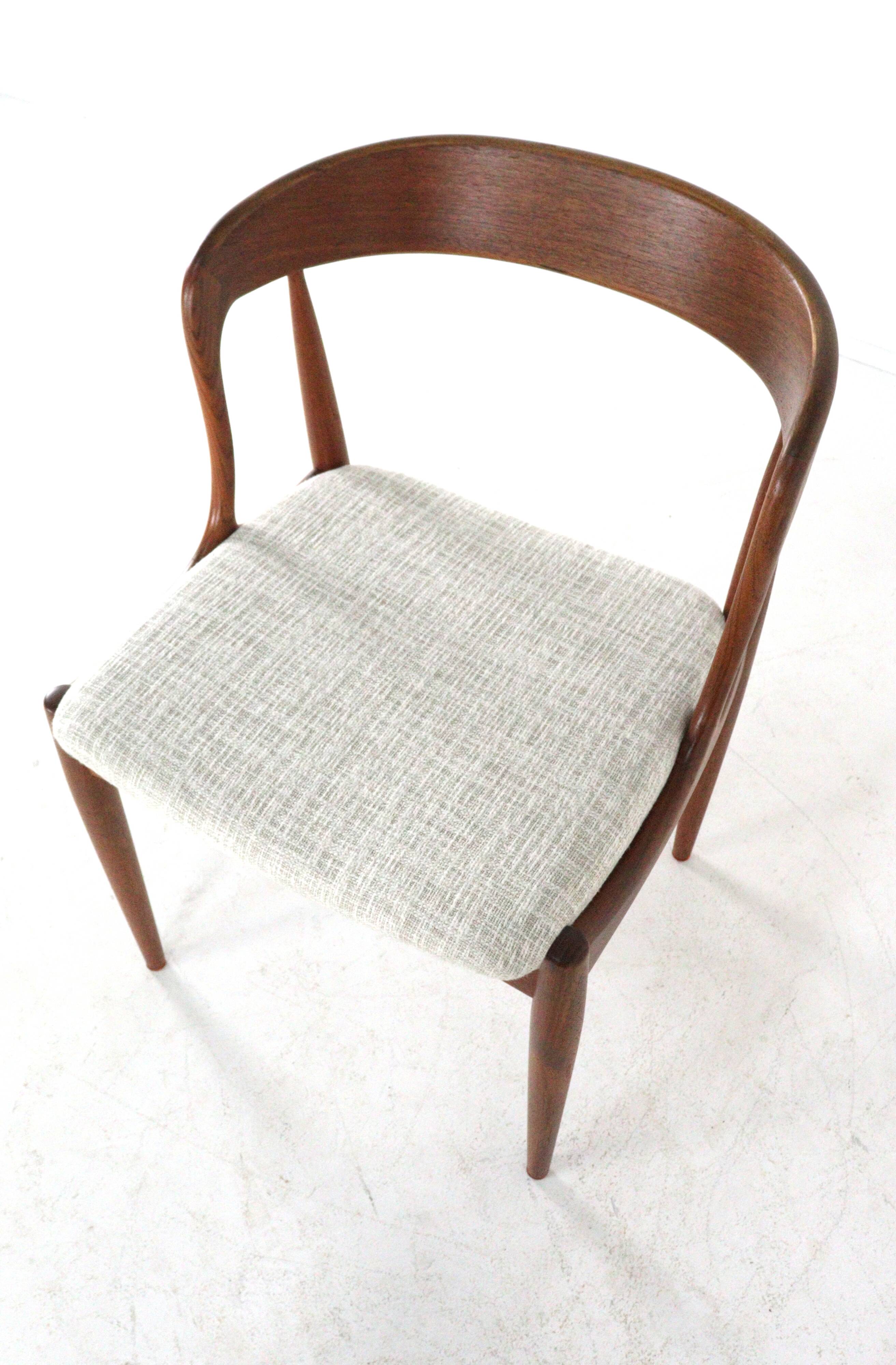Set of 10 Johannes Andersen chairs for Uldum Møbelfabrik - Danish design