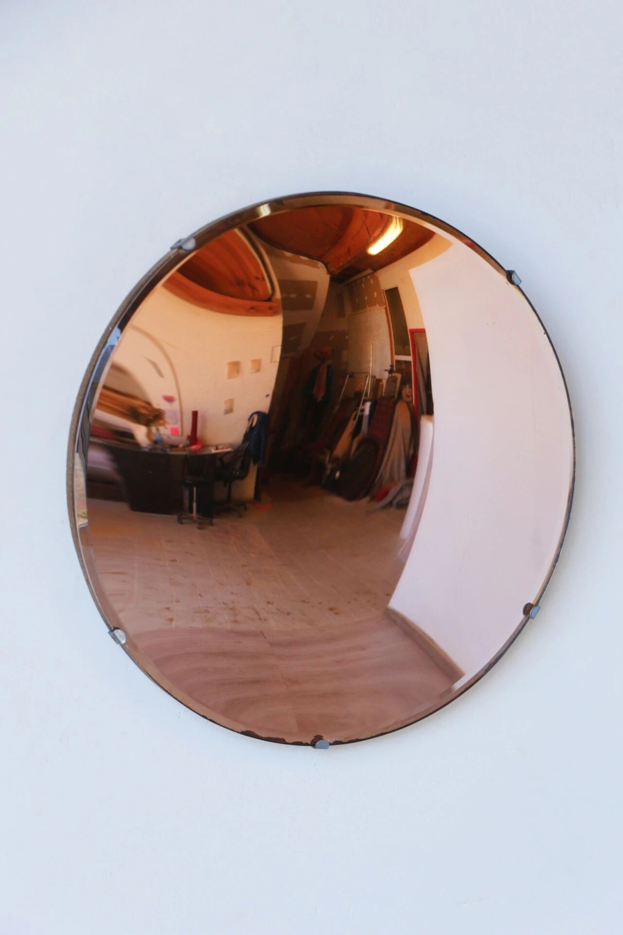 Vintage salmon witch mirror – 50/60 design – 35 cm